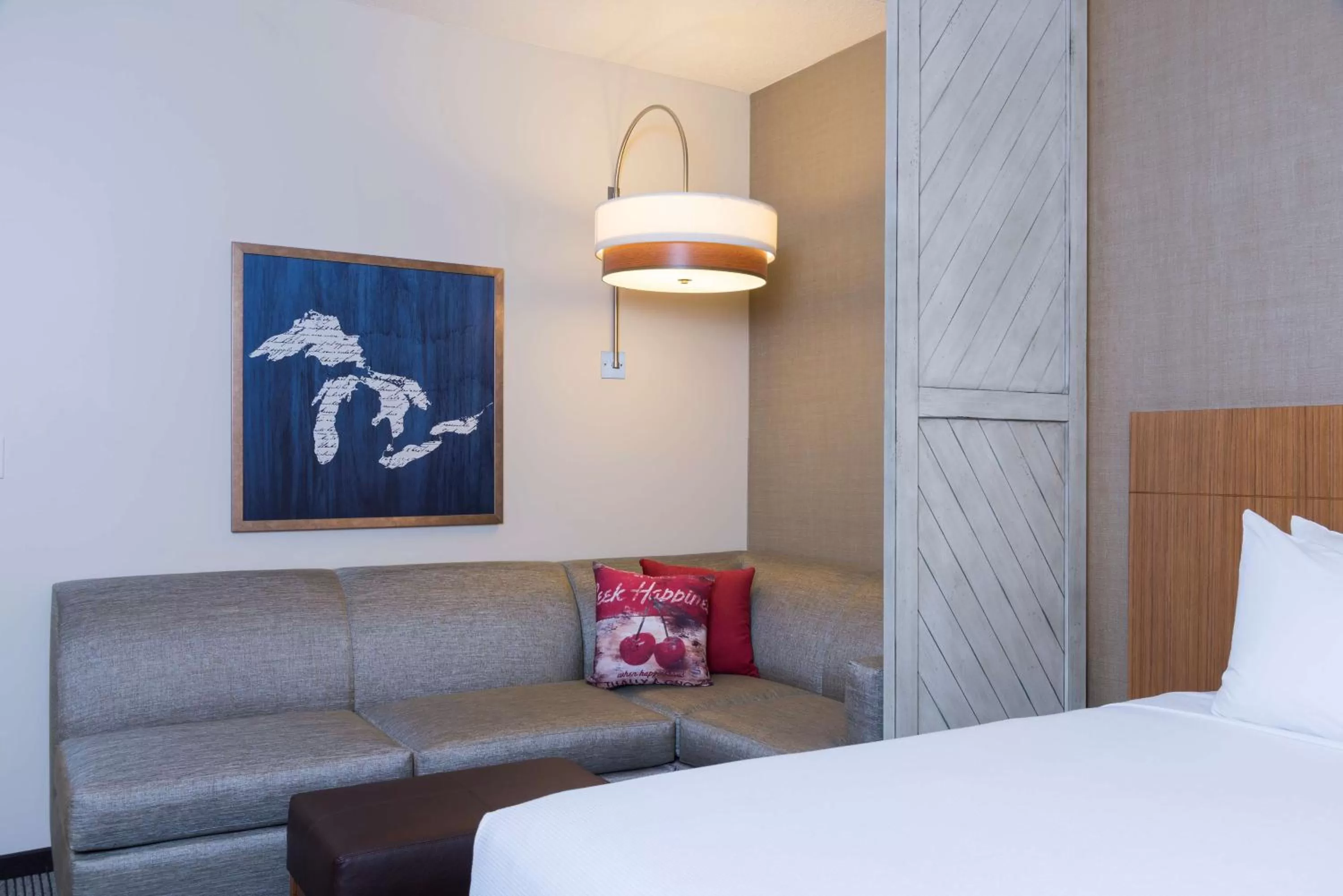 Photo of the whole room, Bed in Hyatt Place Ann Arbor