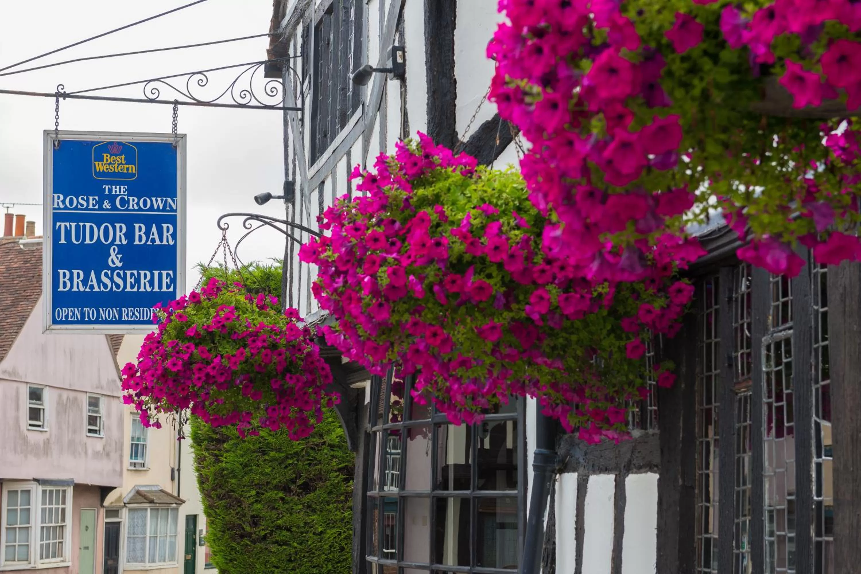 Facade/entrance in Best Western The Rose & Crown Hotel