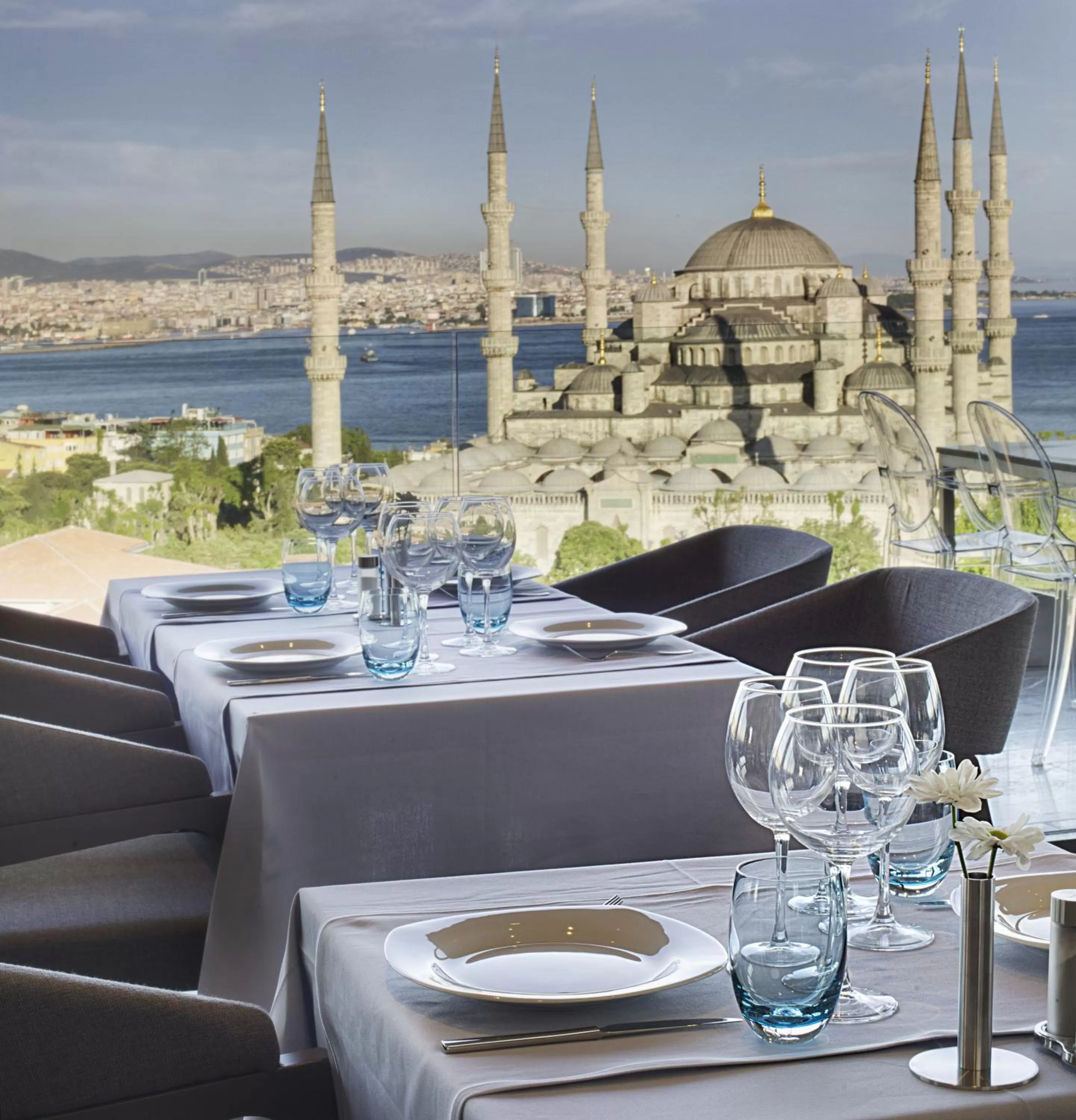 Restaurant/places to eat in Hotel Arcadia Blue Istanbul
