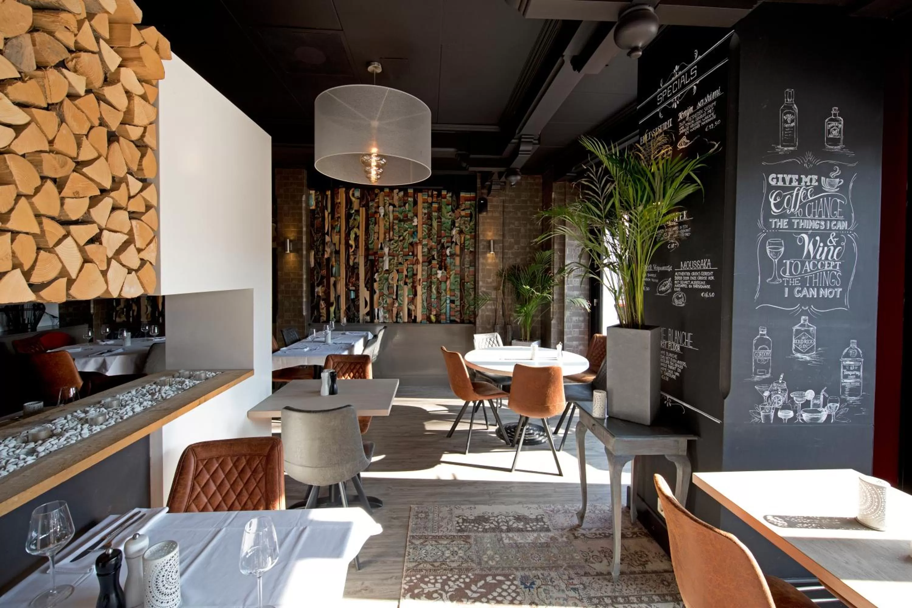 Restaurant/Places to Eat in Crown Inn