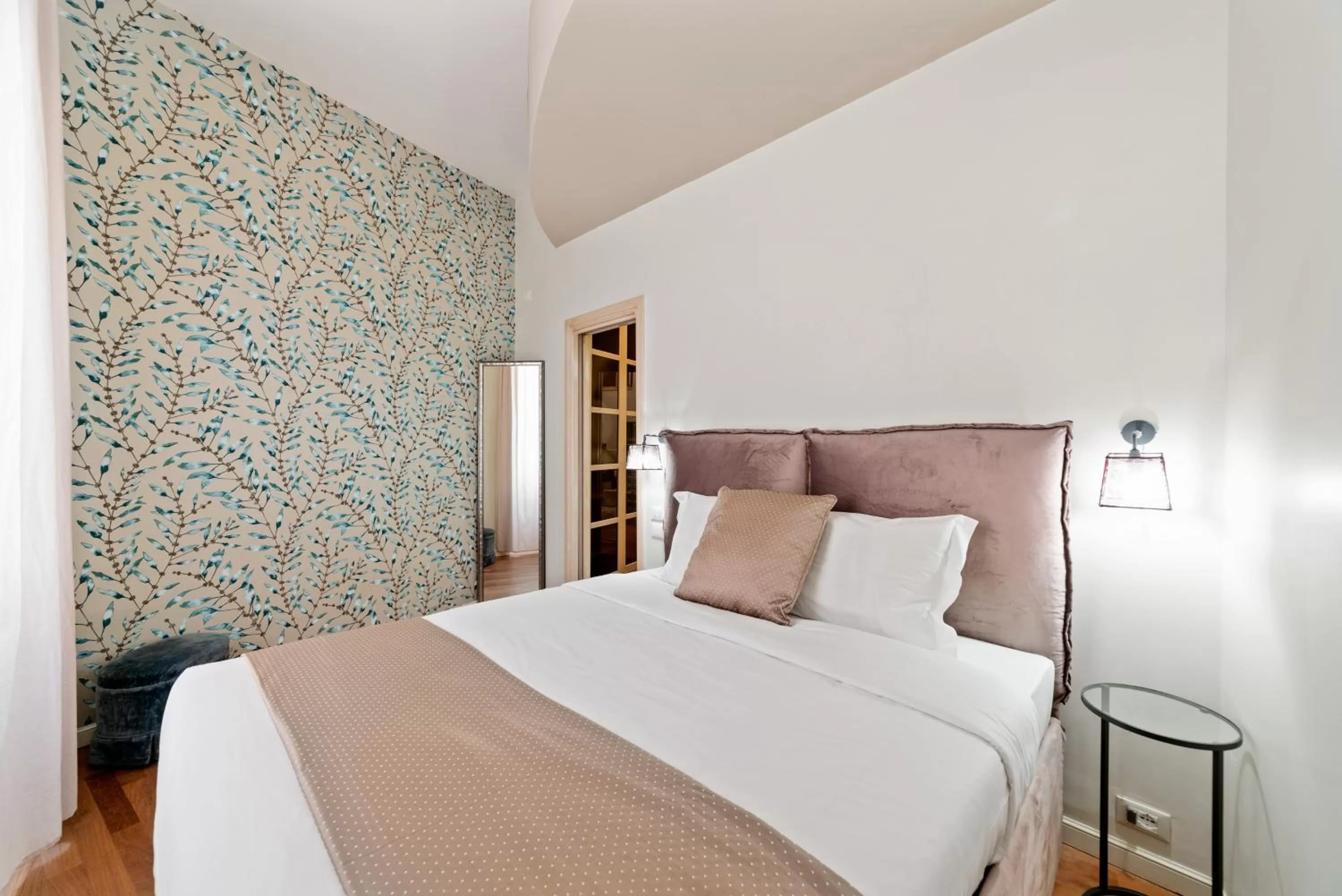 Photo of the whole room in BMGA l ViaPaola43 Palace