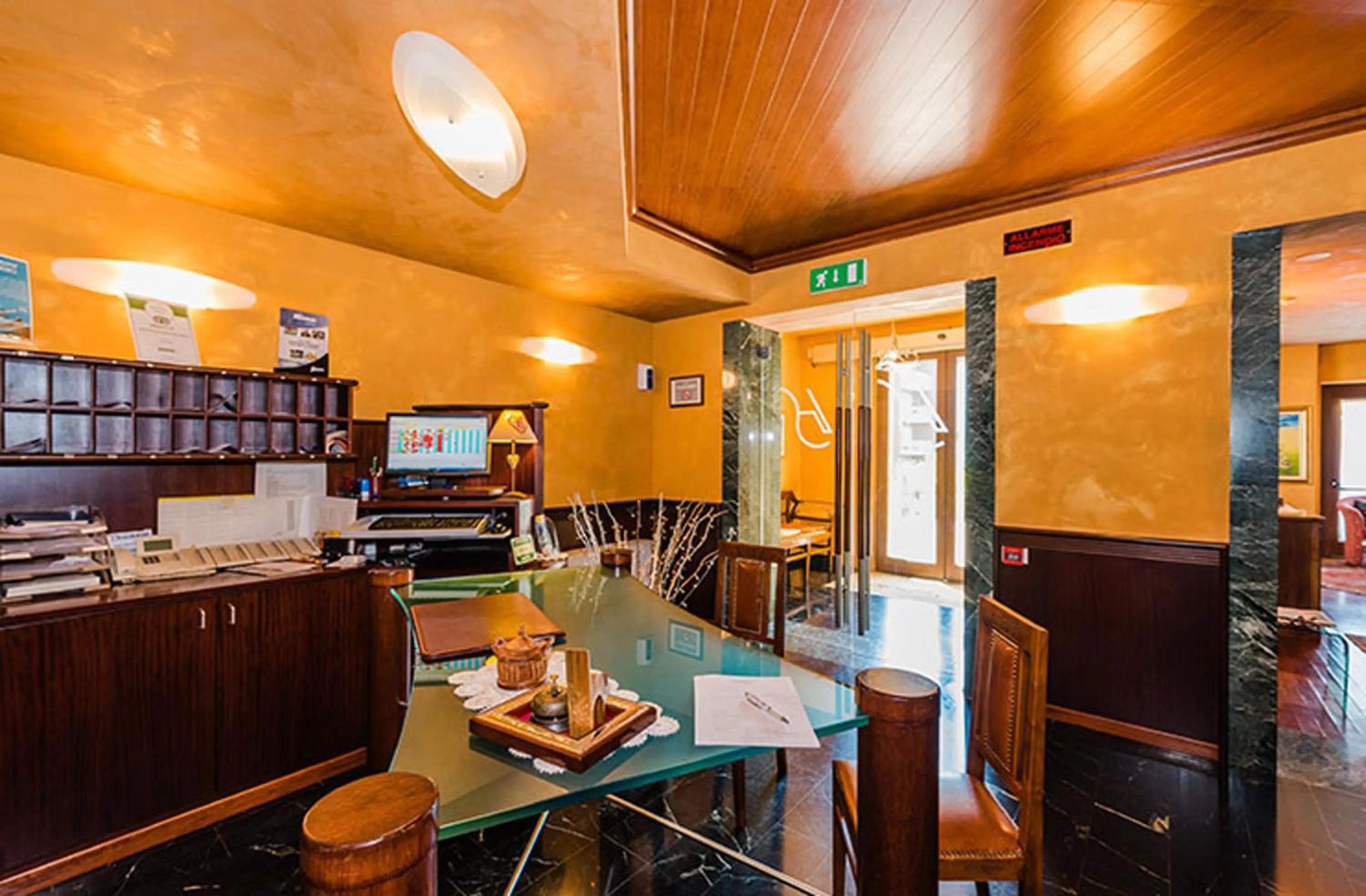 Lobby or reception in Hotel Au Soleil