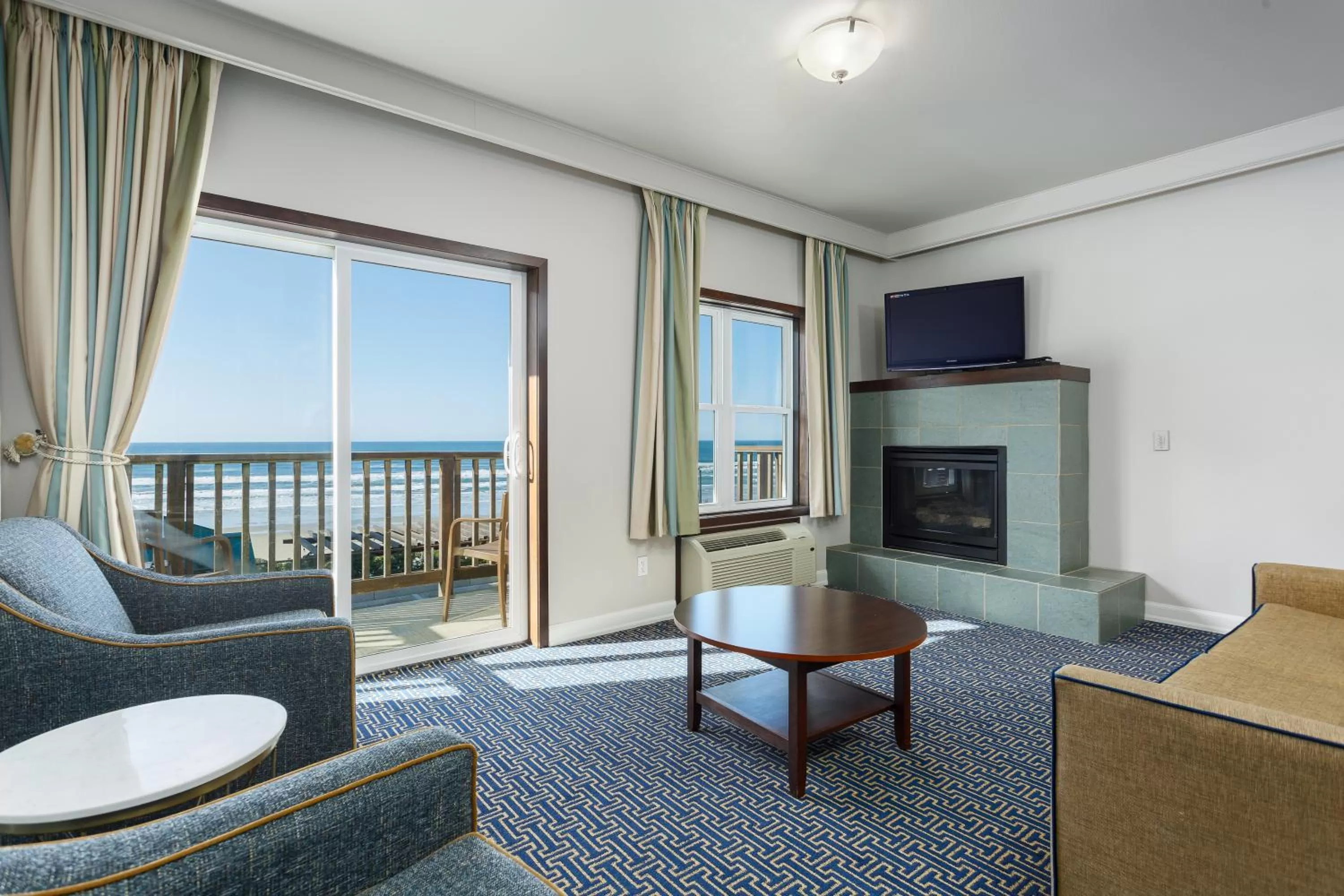 Living room in Inn at Nye Beach