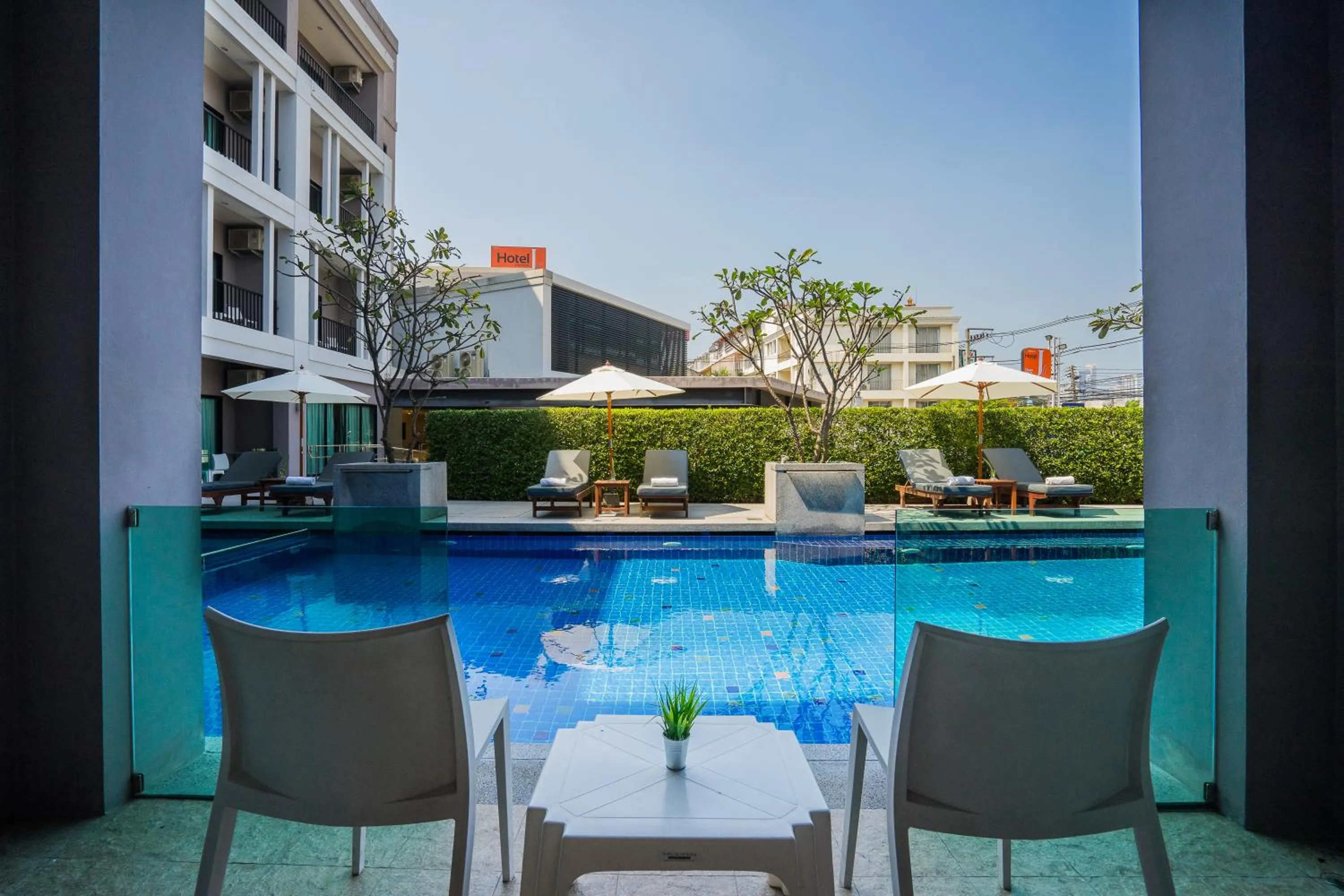 Swimming pool in Hotel J Residence Pattaya