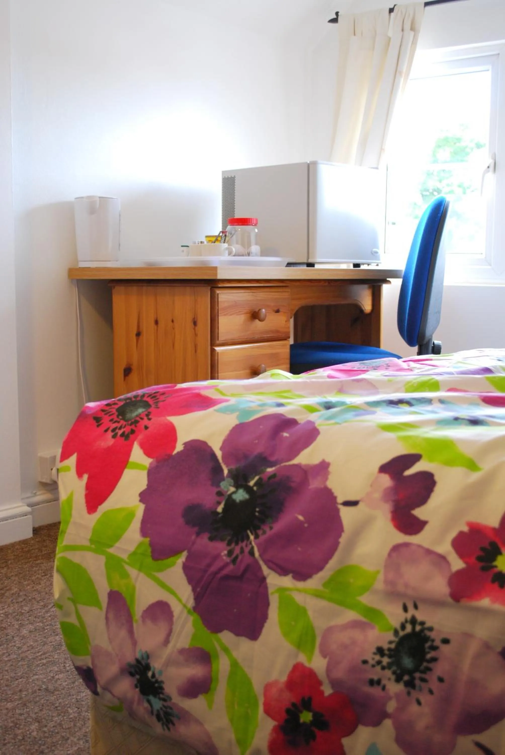 Photo of the whole room, Bed in Clift Guest House