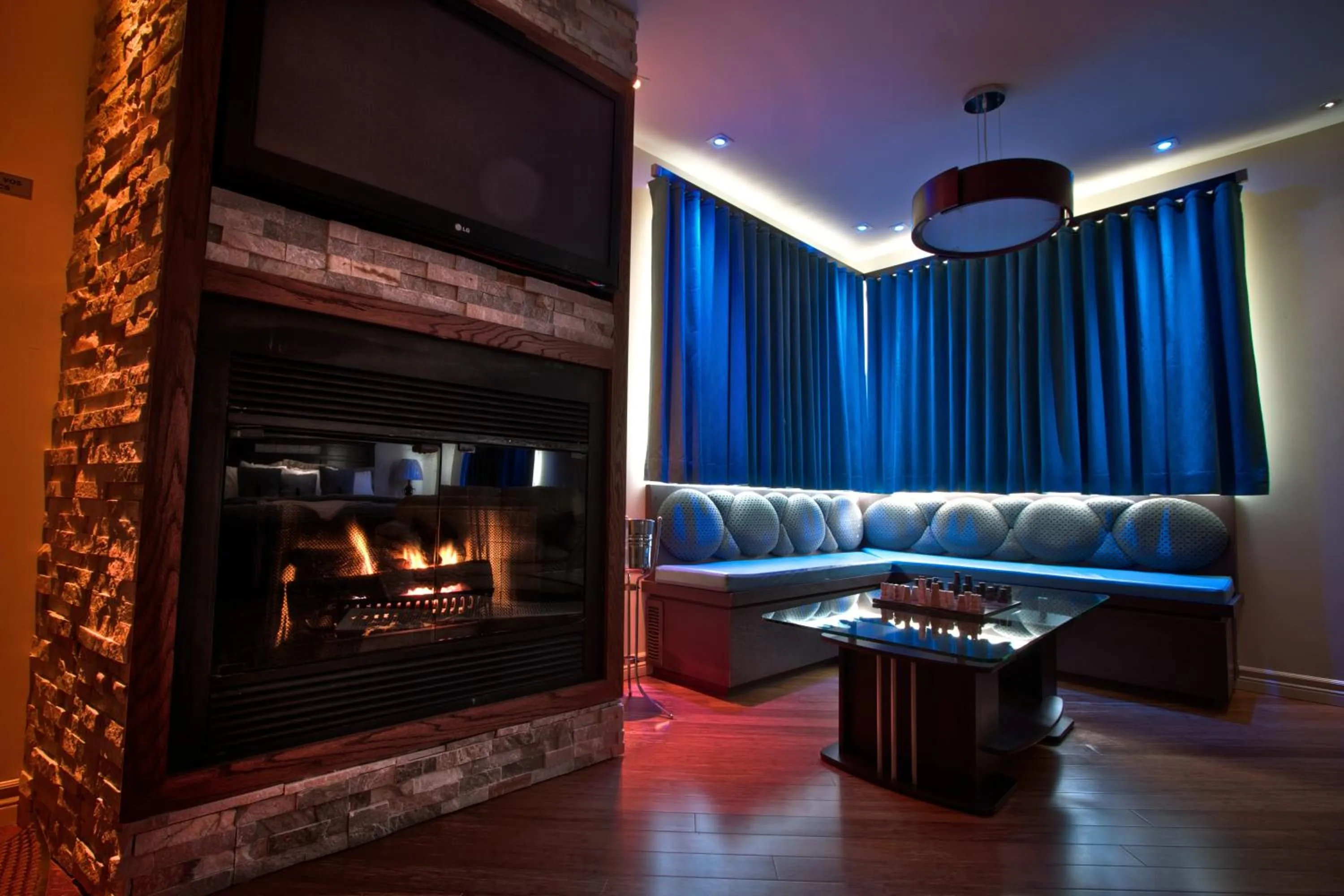 TV and multimedia in Hotel-Motel Drummond