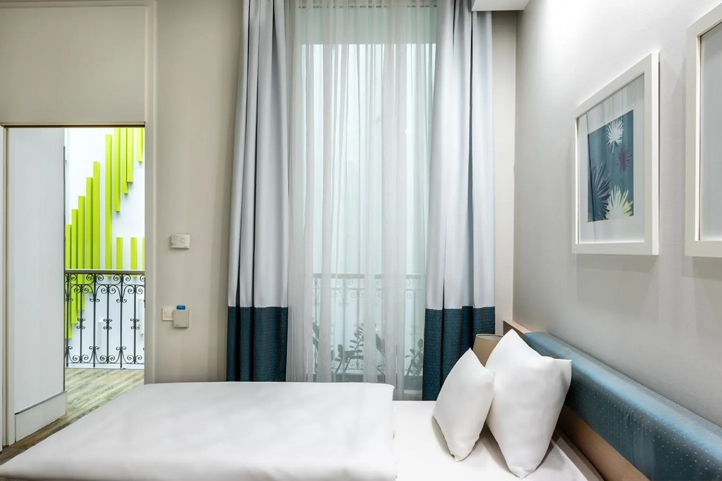 Photo of the whole room, Bed in Atrium Fashion Hotel