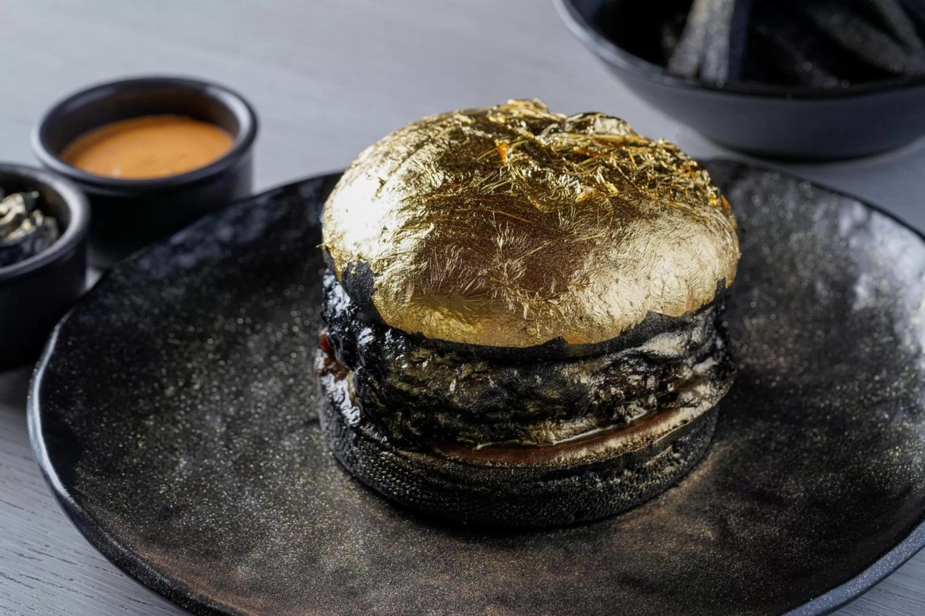 Restaurant/places to eat in Le Meridien Abu Dhabi Resort