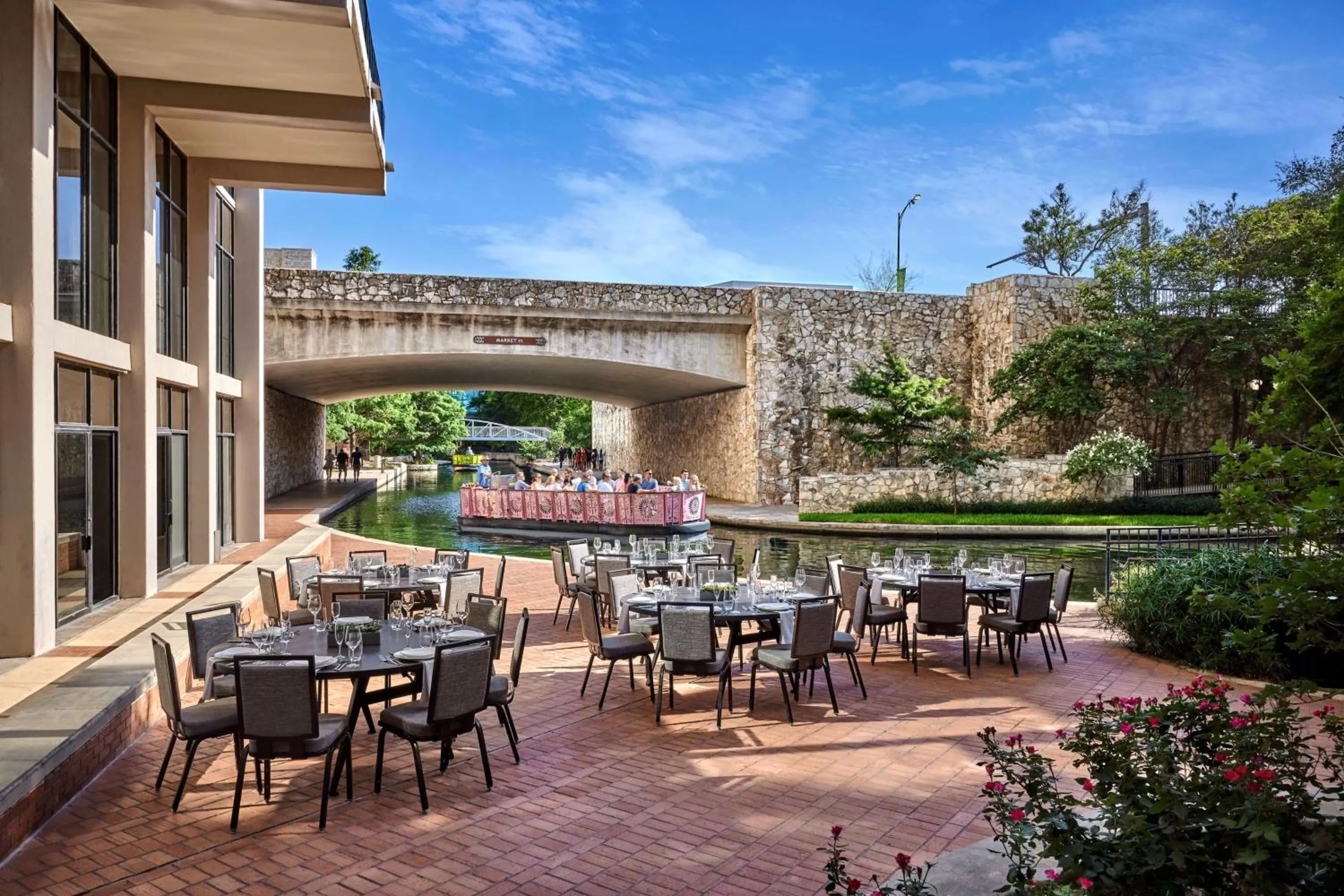 Restaurant/places to eat in San Antonio Marriott Rivercenter on the River Walk