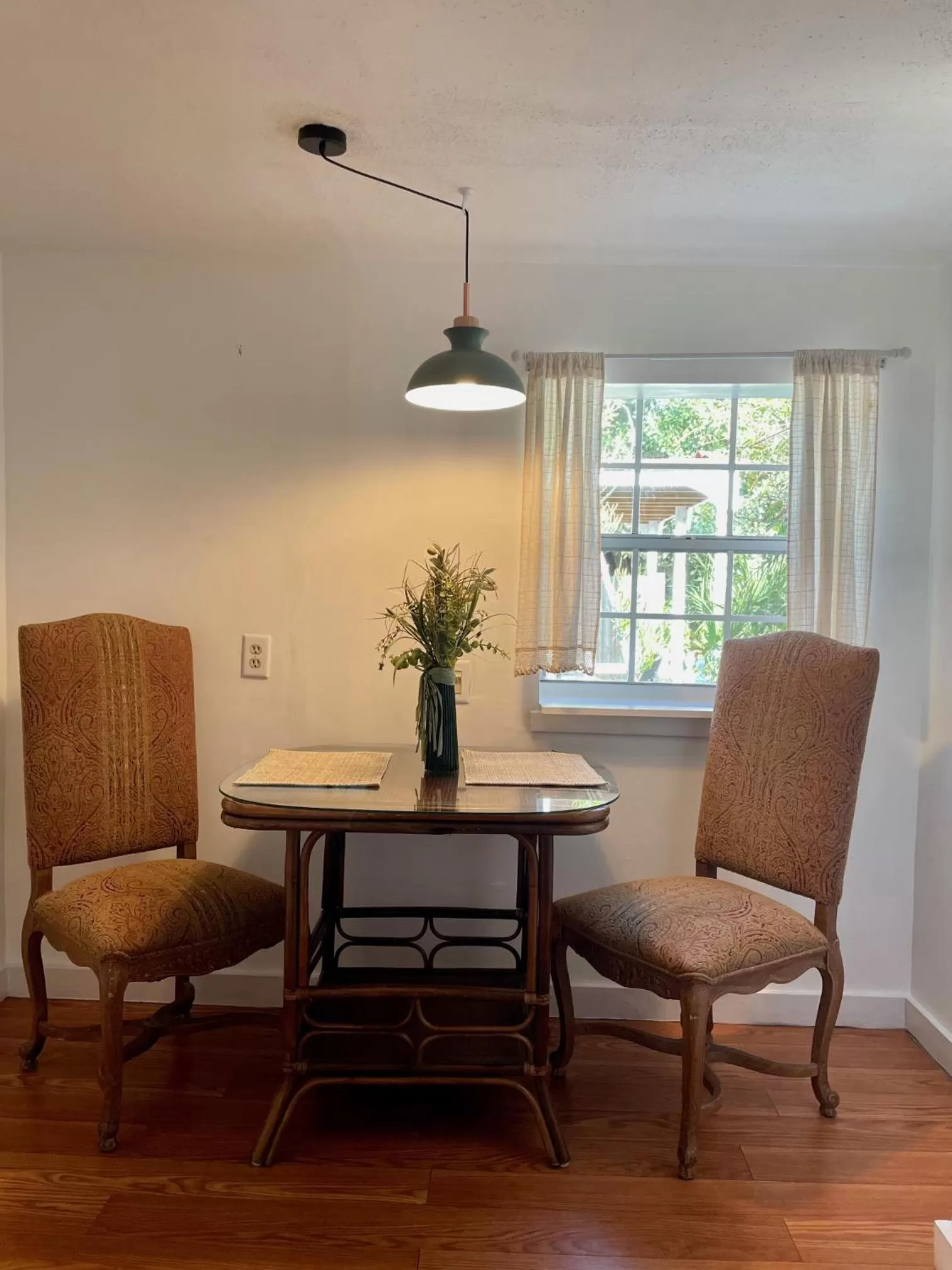Dining area in Turtle Beach Resort