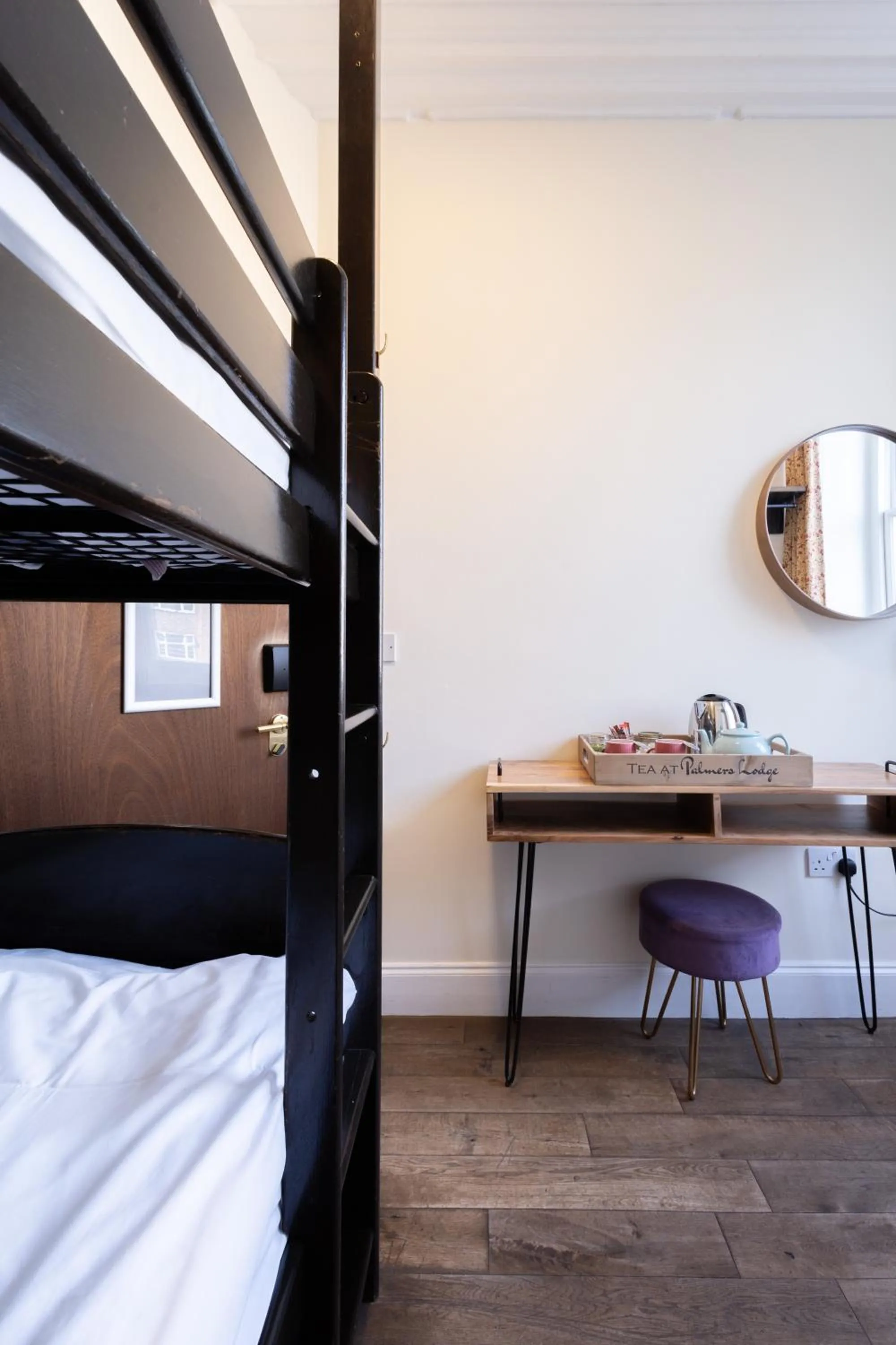 Bedroom, Bed in Palmers Lodge Swiss Cottage