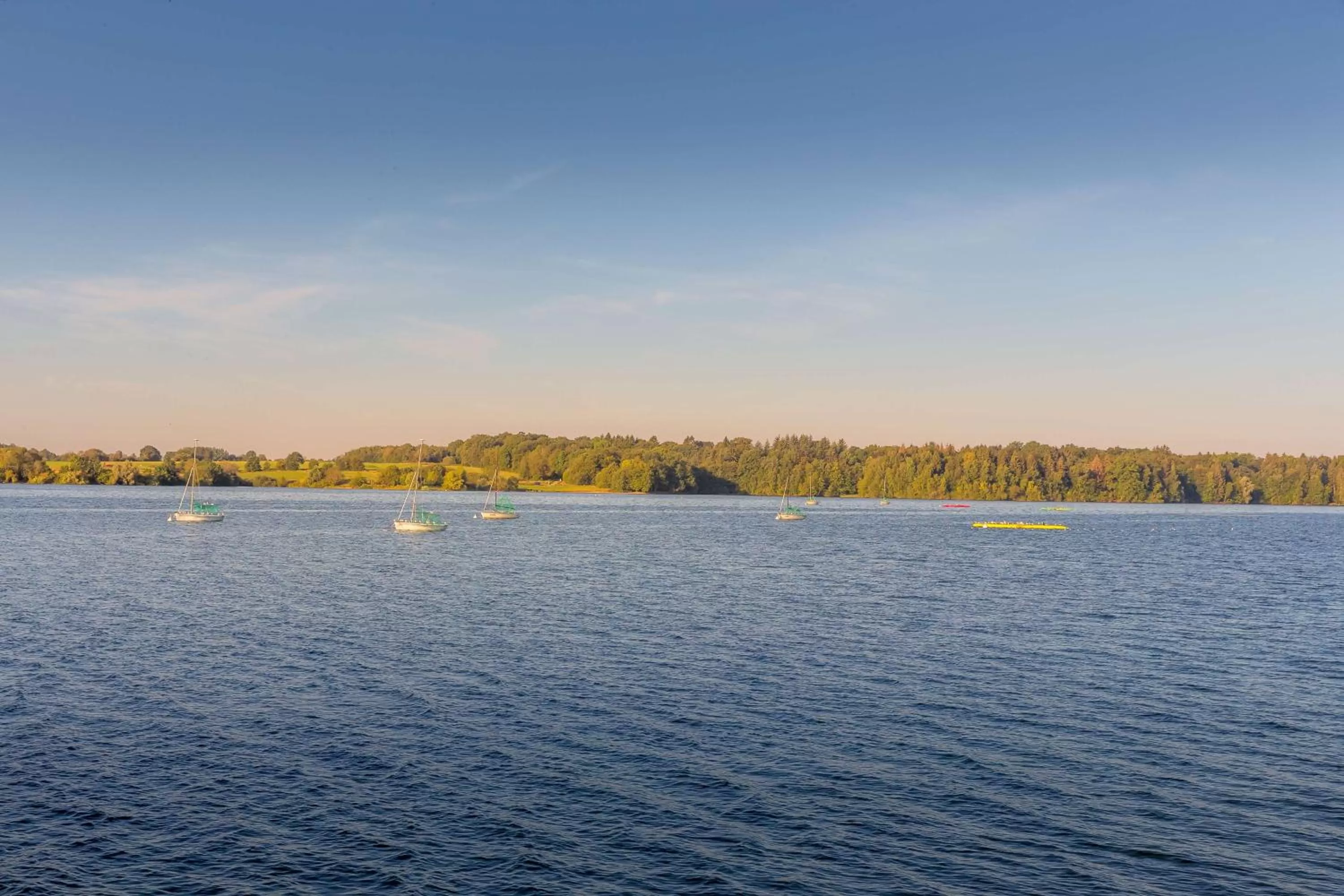 Property building in Golden Lakes Hotel