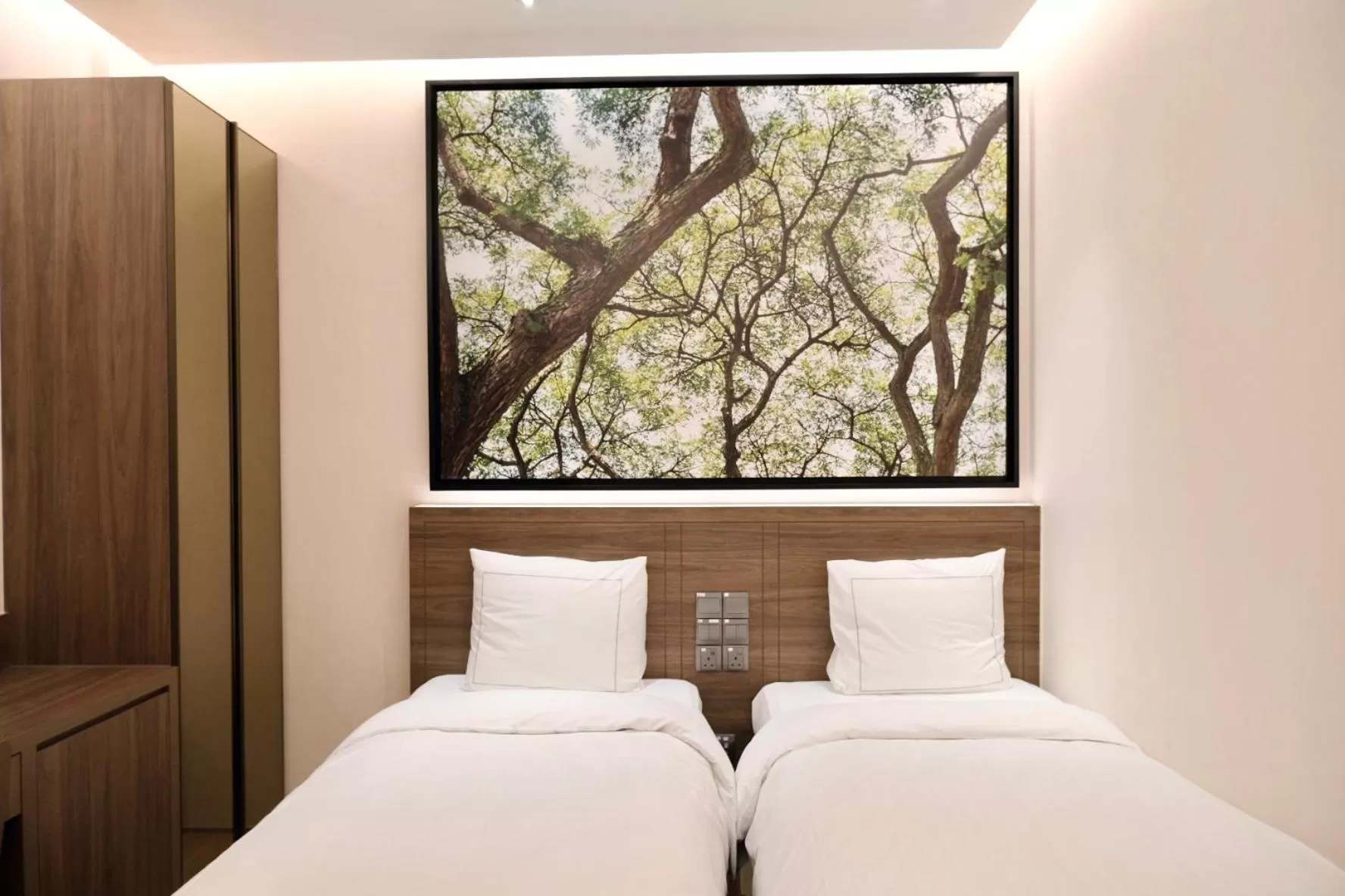 Bed in L Hotel Premier By Lion Peak