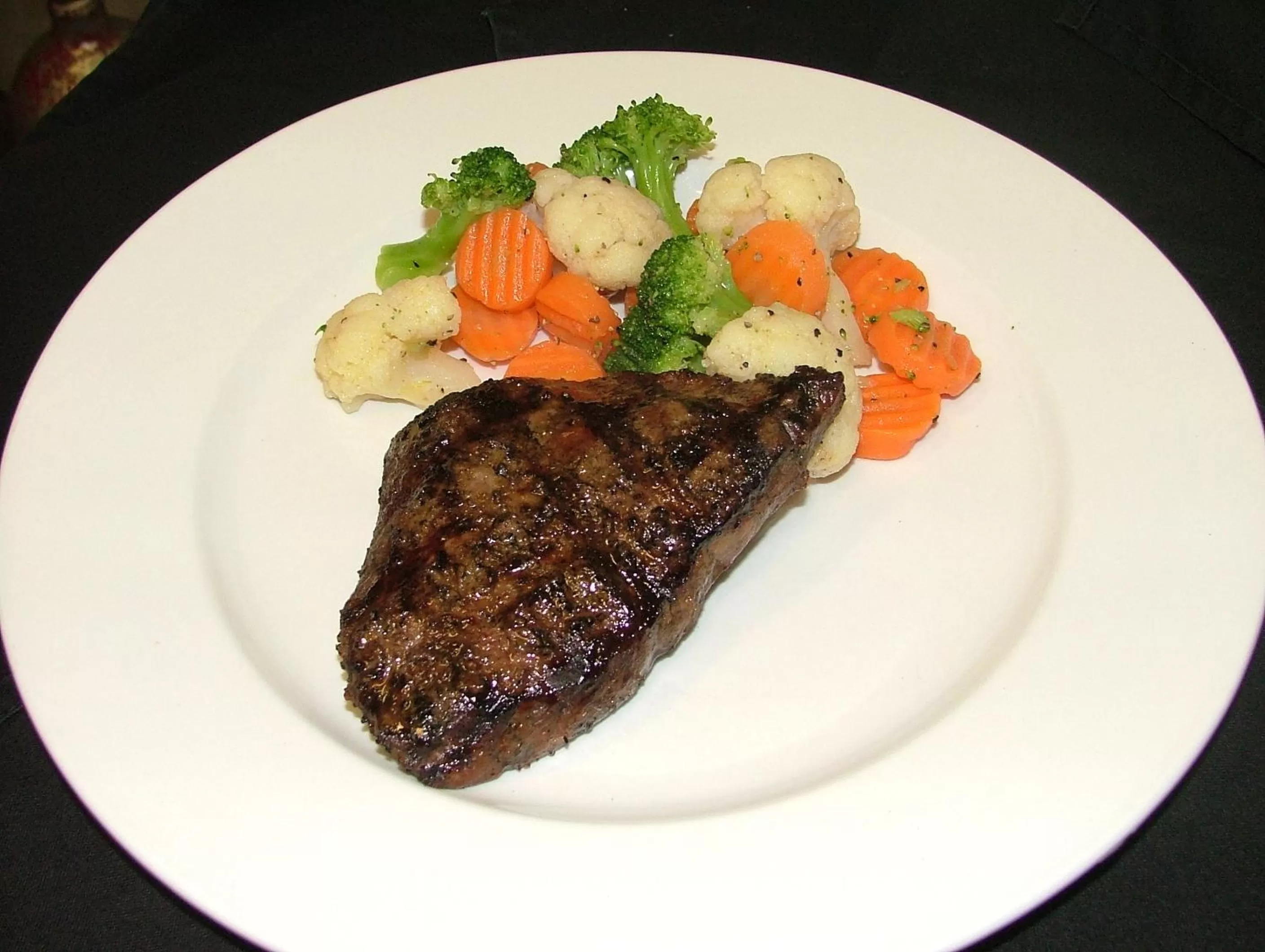 Lounge or bar in Baymont by Wyndham Henderson