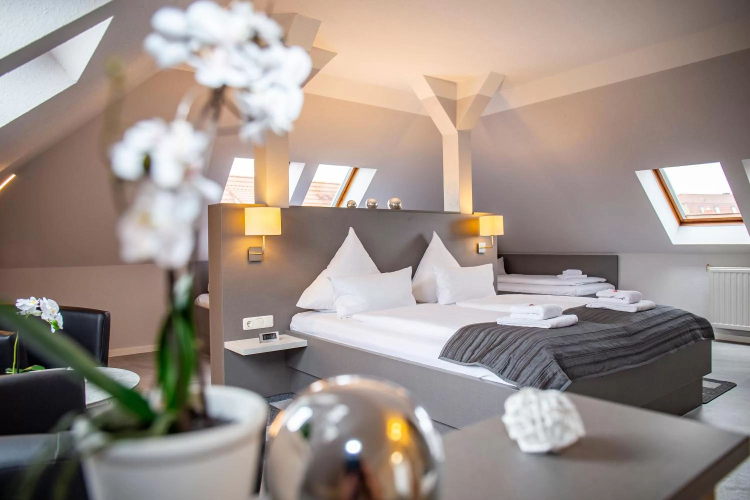 Staff, Bed in Hotel "Zur Mühle"