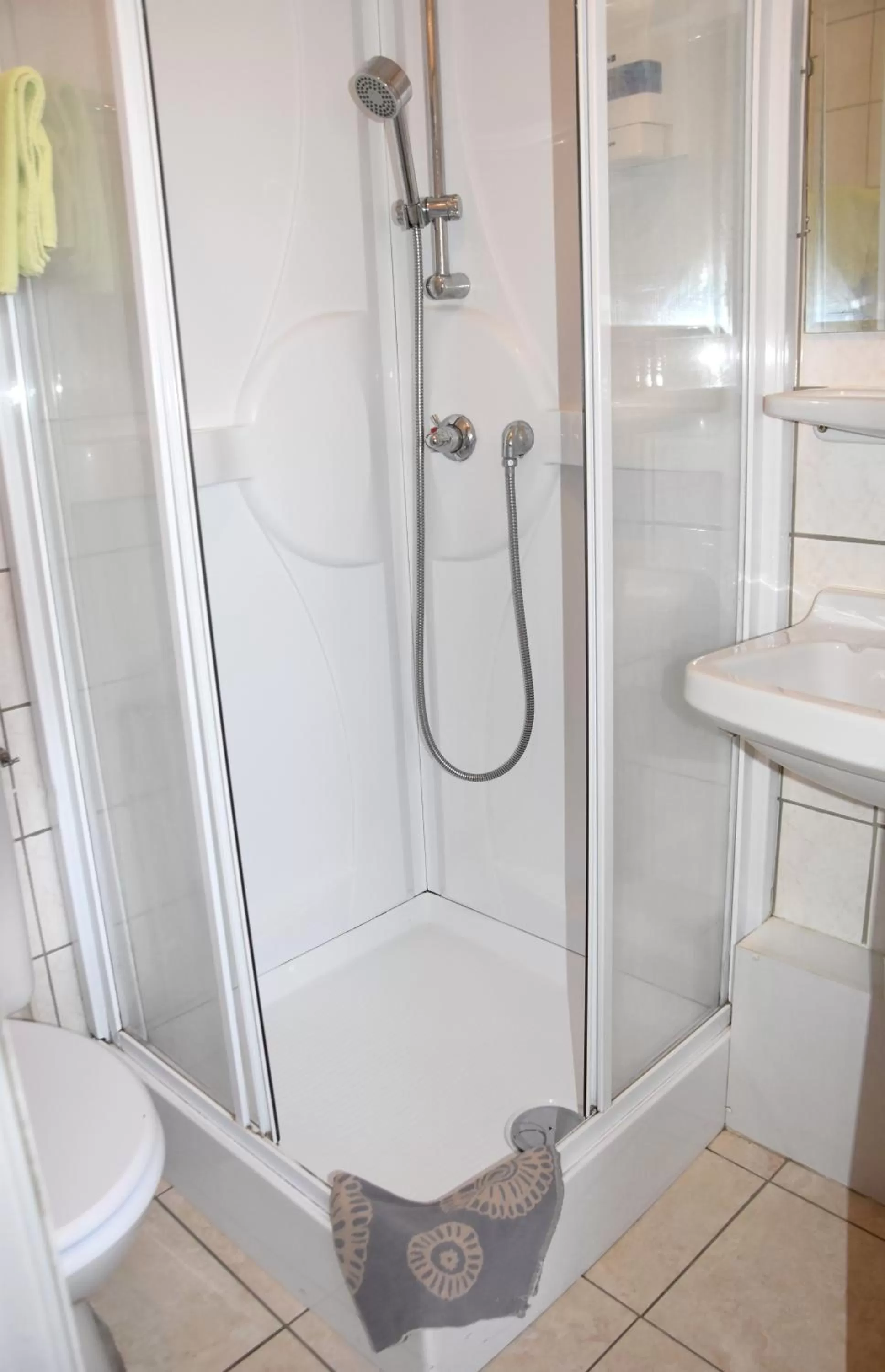 Bathroom in Hotel Gai Relais