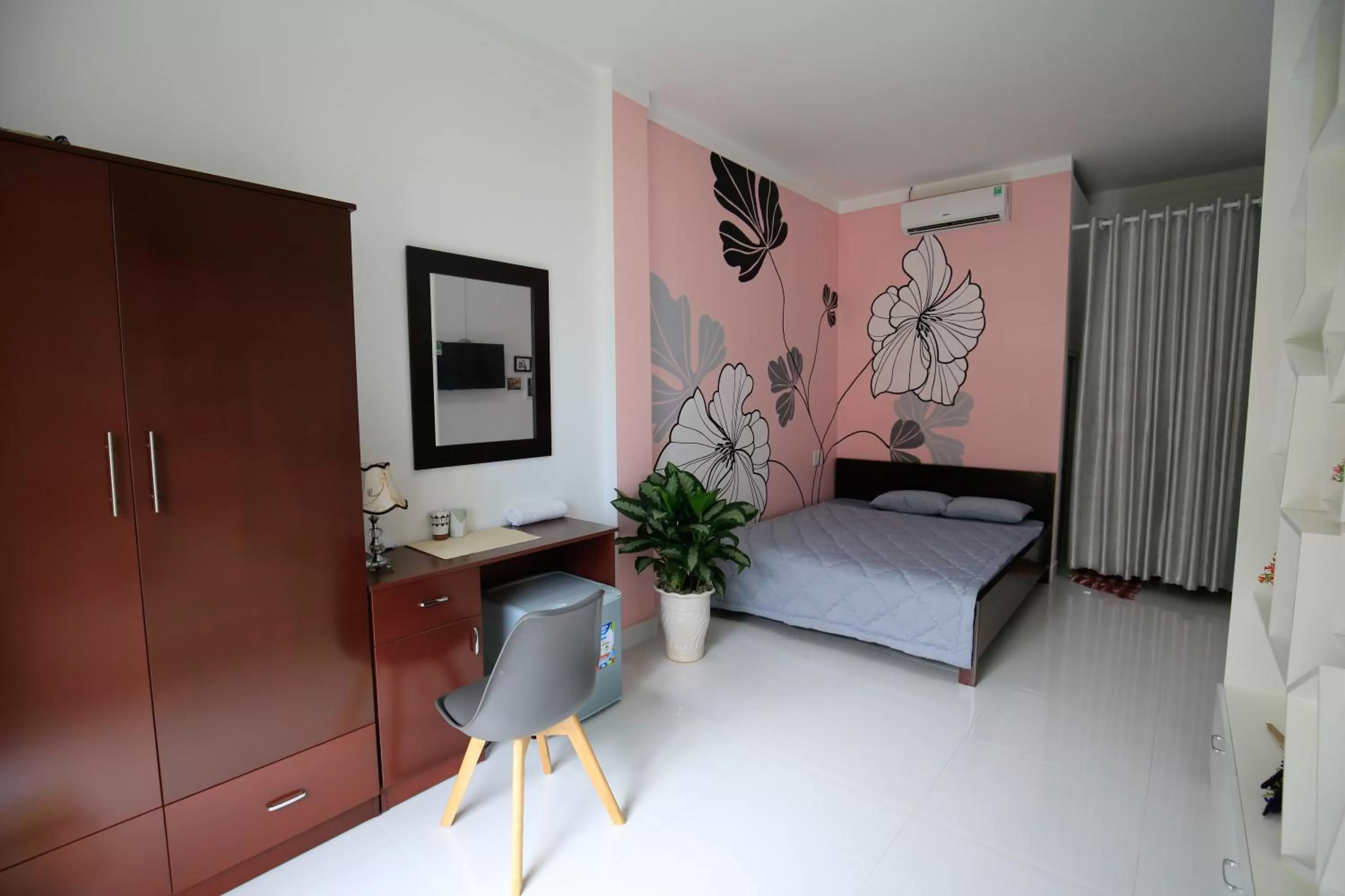 TV/Entertainment Center in Zan HomeStay