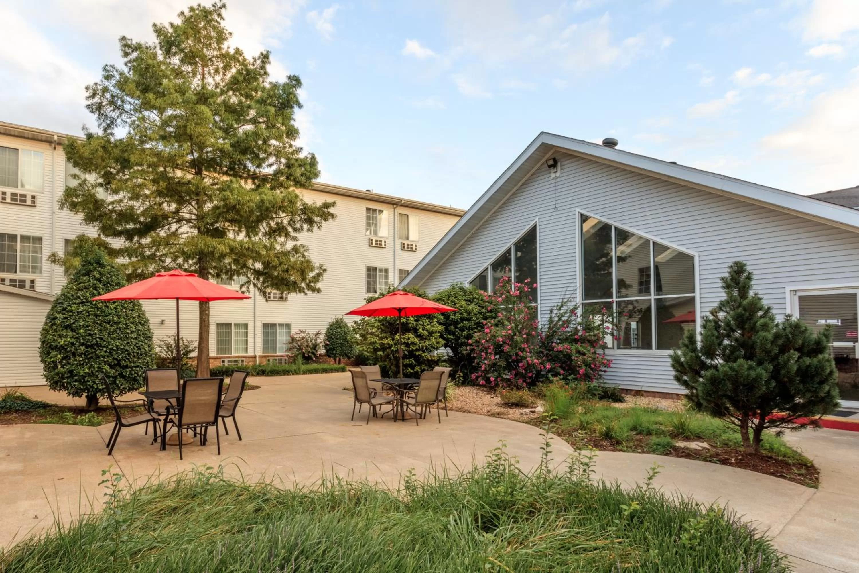 Property building in Branson Towers Hotel