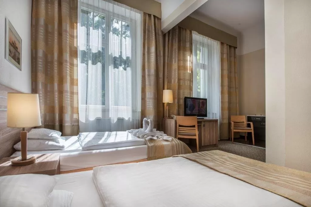 Double Apartment in VILLA Building in Hotel Cesarskie Ogrody