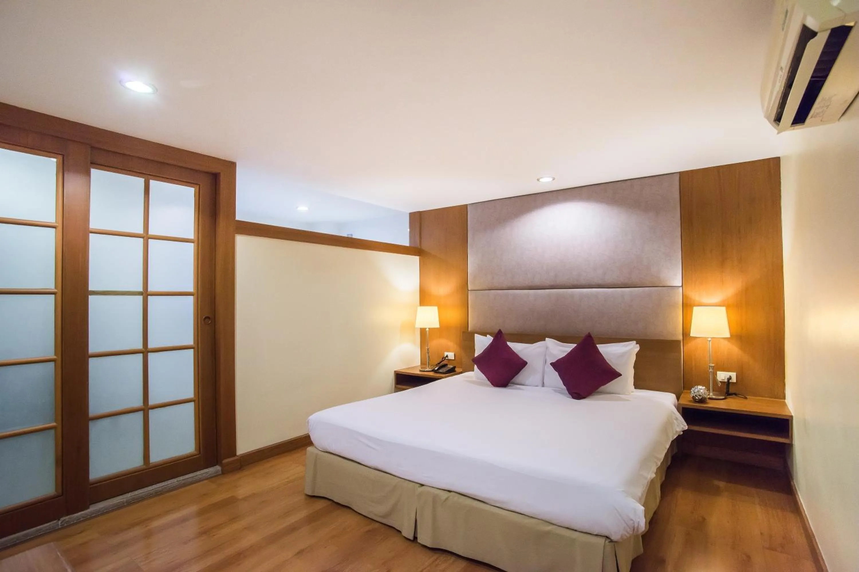 Bedroom, Bed in Bella Villa Metro