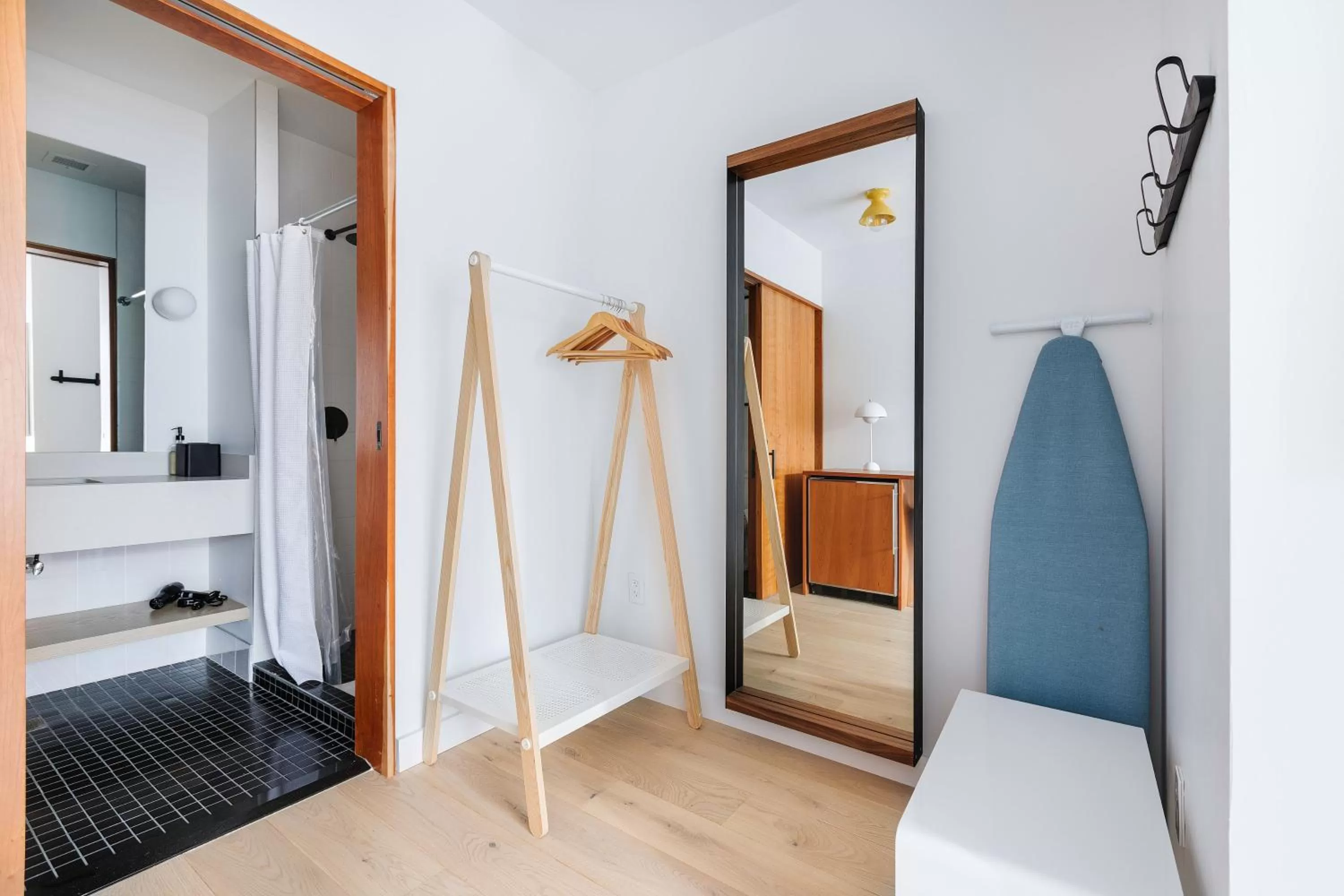 Shower, Bed in Placemakr Wall Street