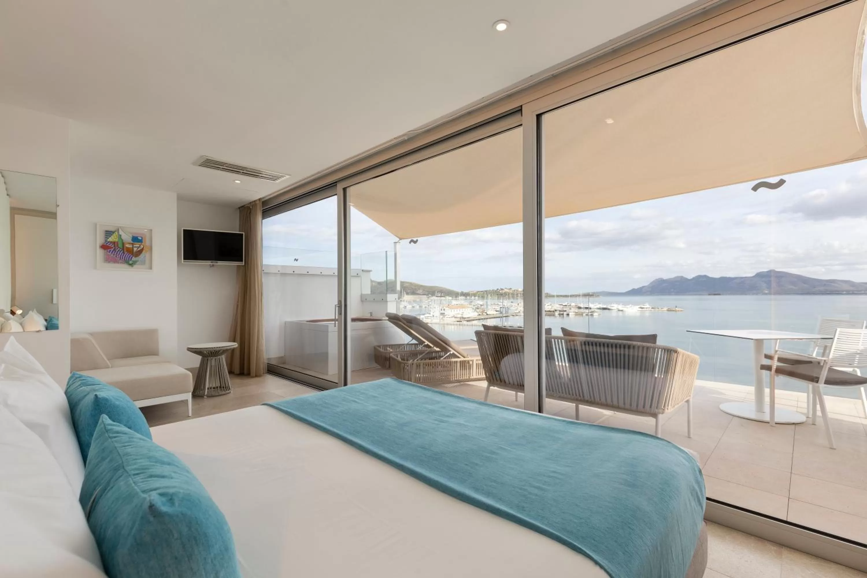 Balcony/Terrace, Bed in La Goleta Hotel de Mar - Adults Only