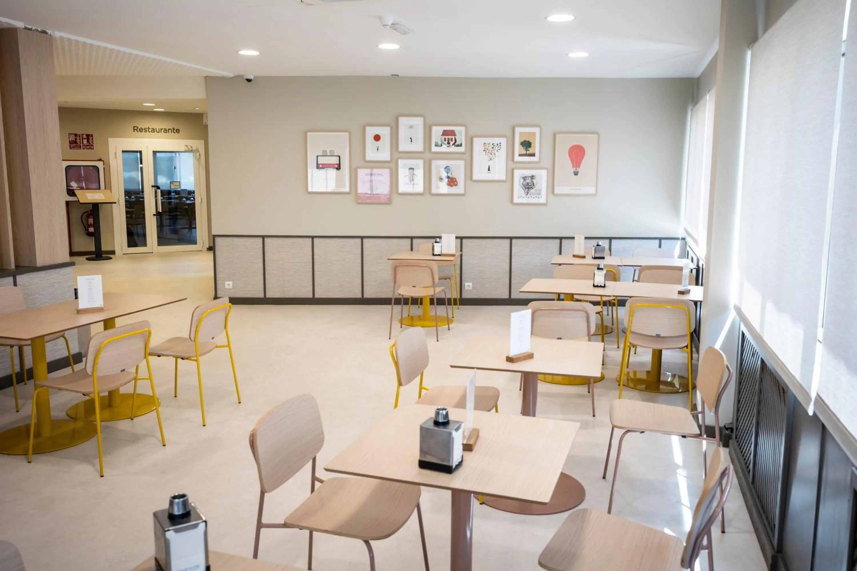 Restaurant/places to eat in Hotel Restaurante Cadosa