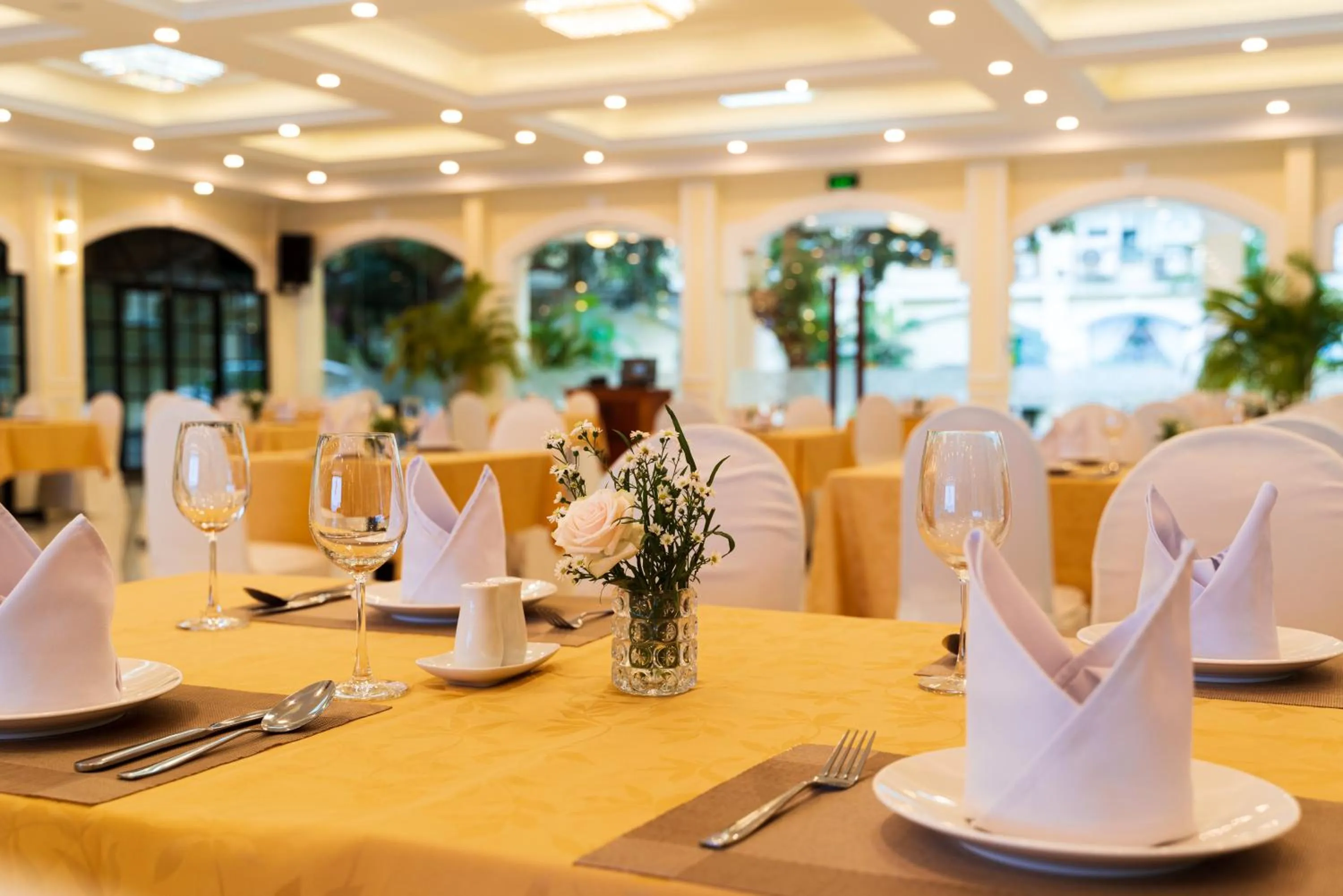 Restaurant/places to eat in Tran Vien Dong Hotel