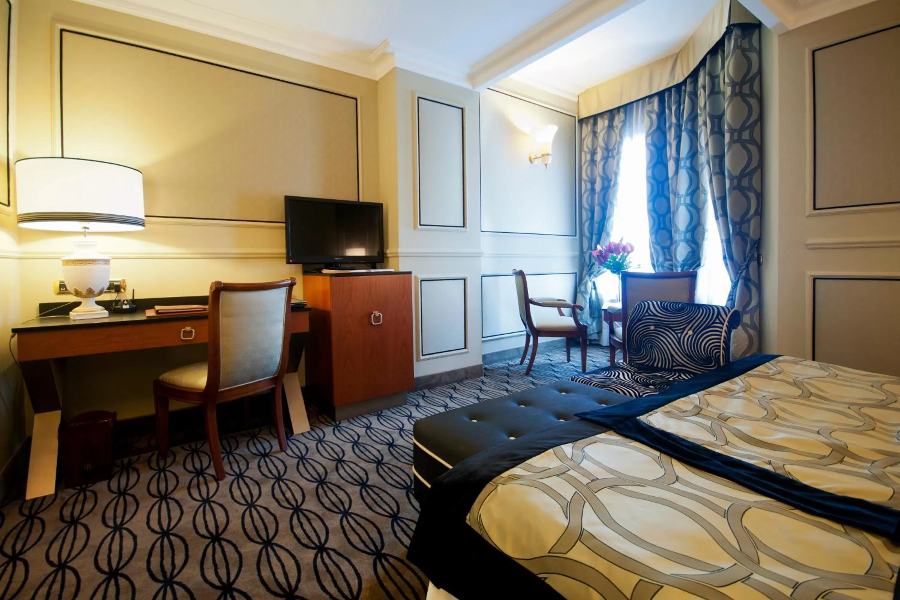 Bedroom, Bed in Grand Visconti Palace