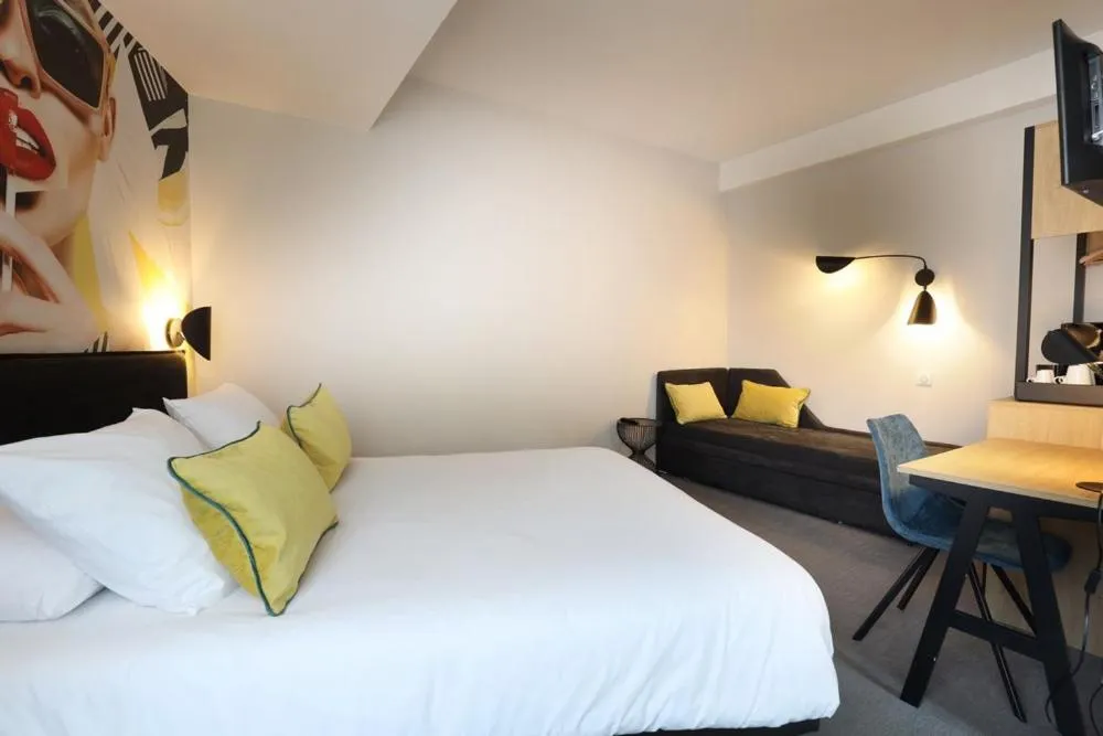 Bed in Hôtel la Capelle Millau