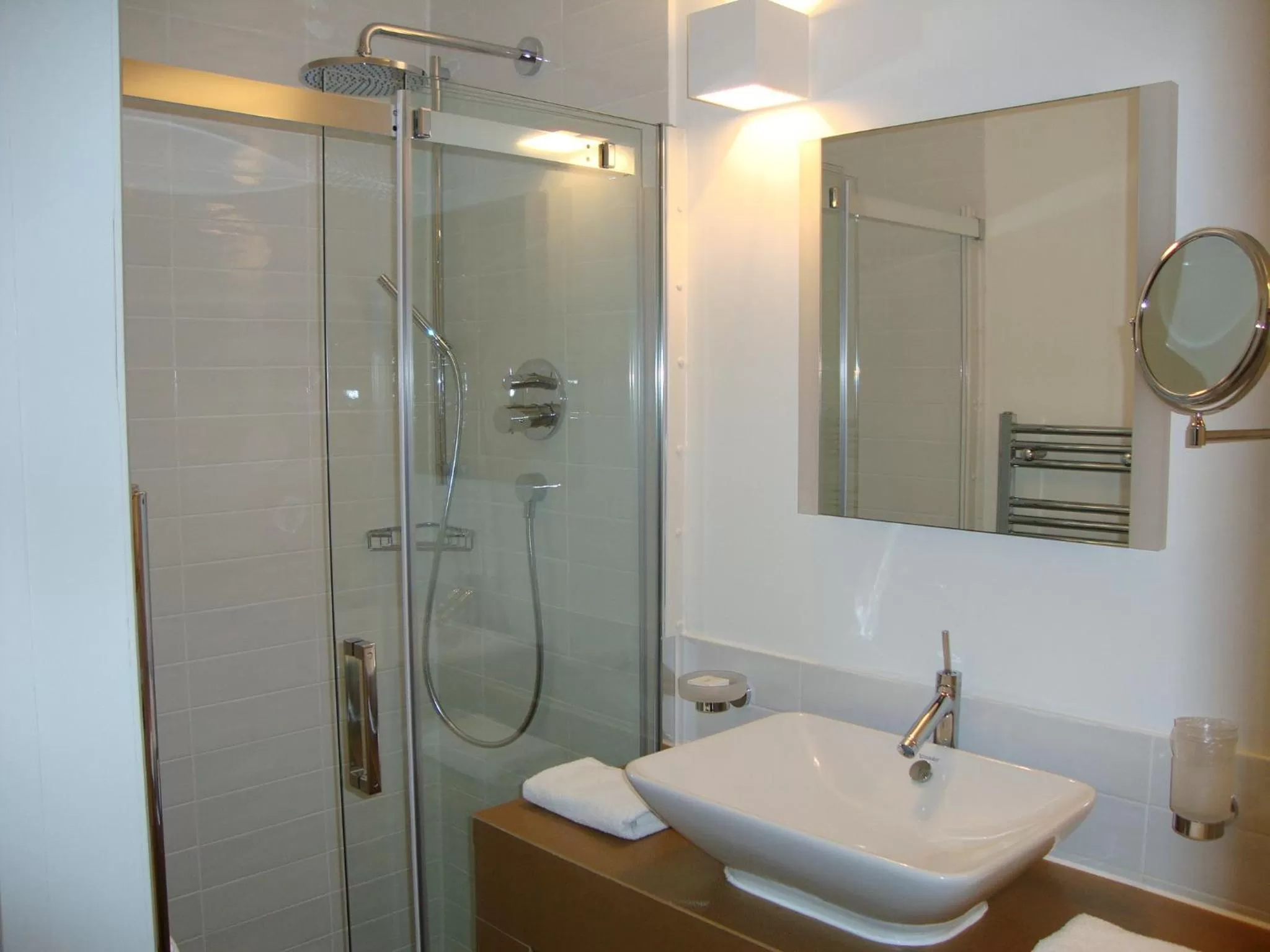 Double Room with Four Poster Bed in Coulsdon Manor Hotel and Golf Club