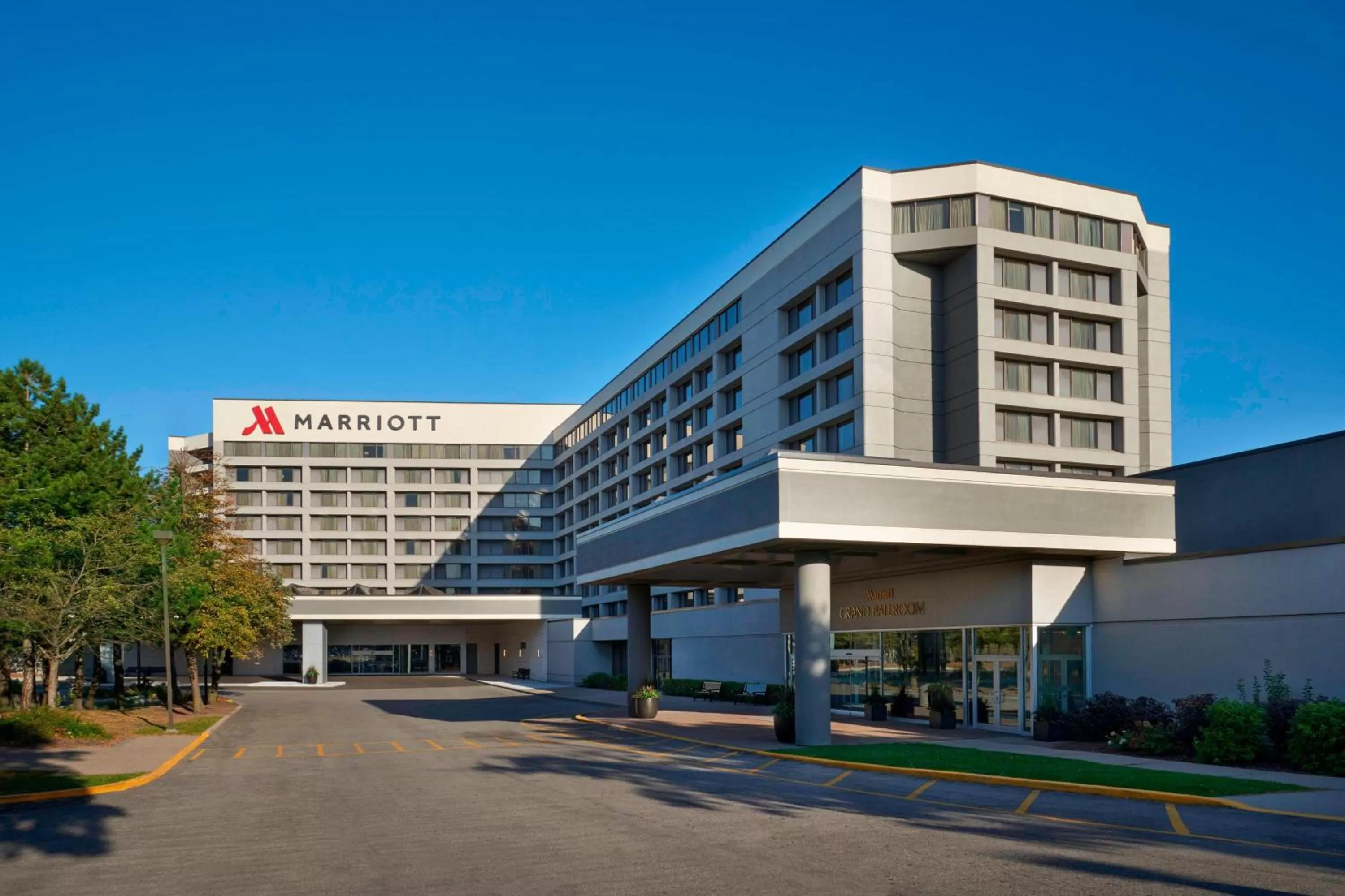 Property building in Toronto Airport Marriott Hotel