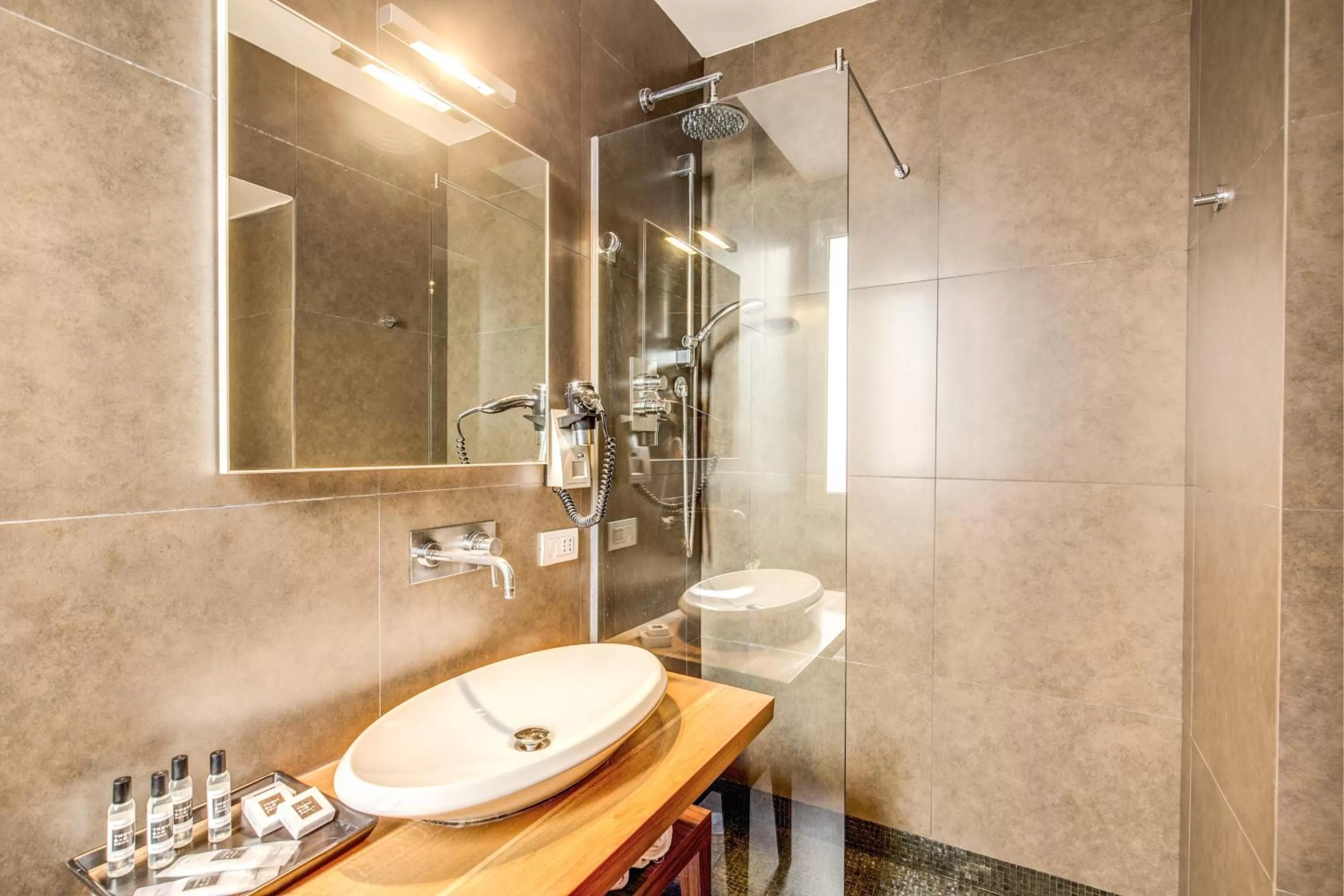 Shower in Trevi Beau Boutique Hotel