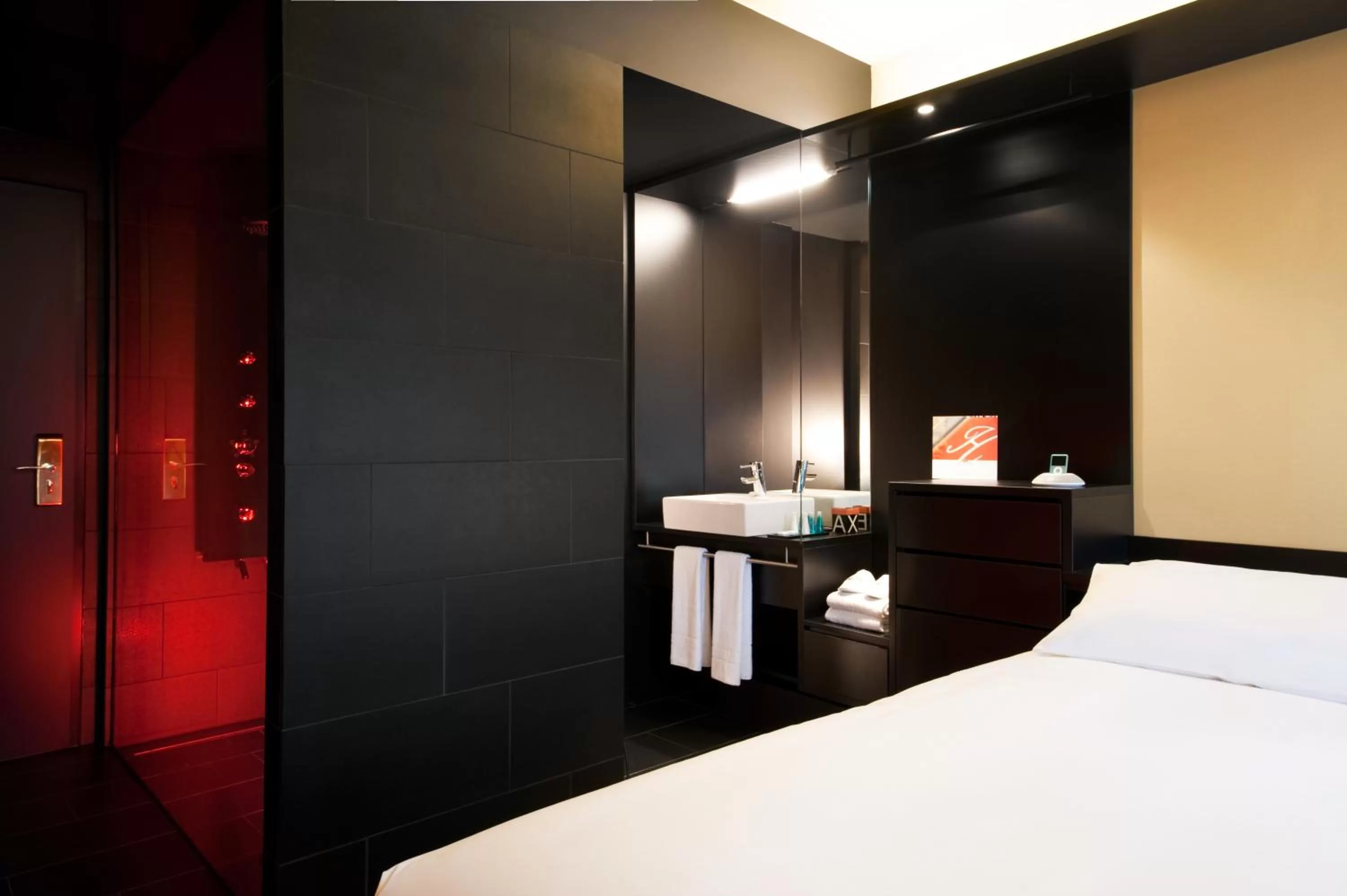 Photo of the whole room, Bed in Axel Hotel Berlin - Adults Only