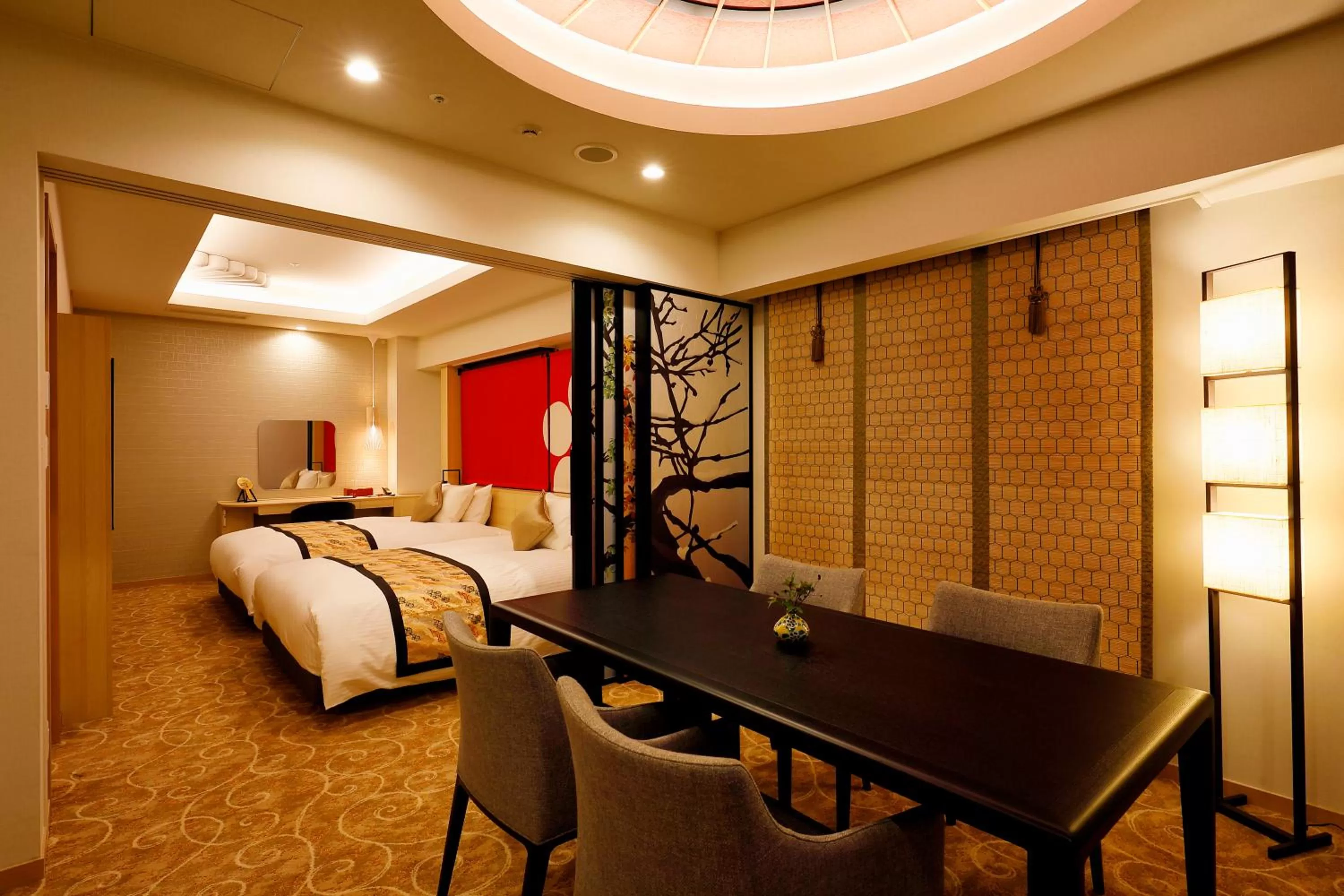 Photo of the whole room, Bed in Daiwa Roynet Hotel KANAZAWA-MIYABI