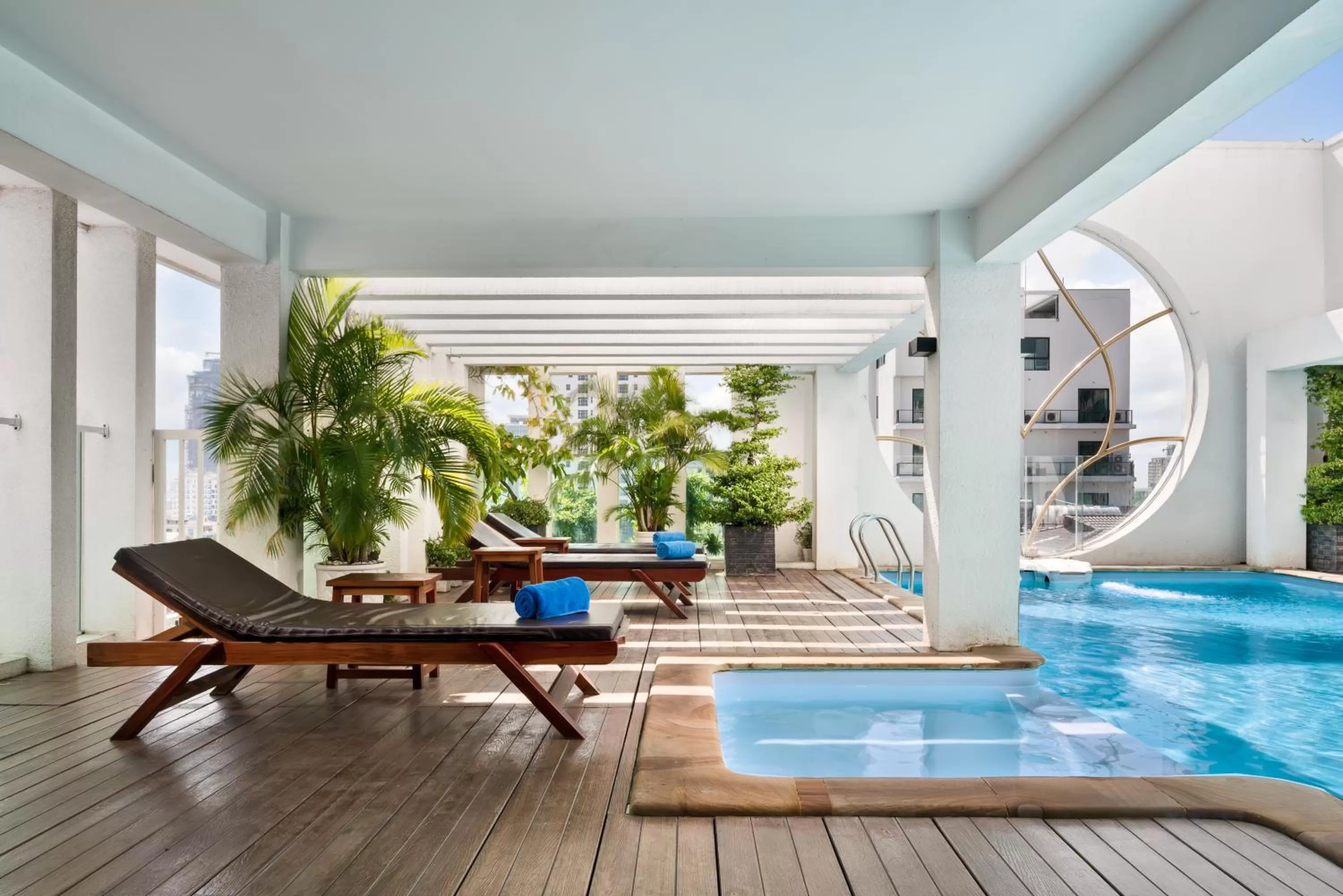 Swimming pool in Phnom Penh Katari Hotel