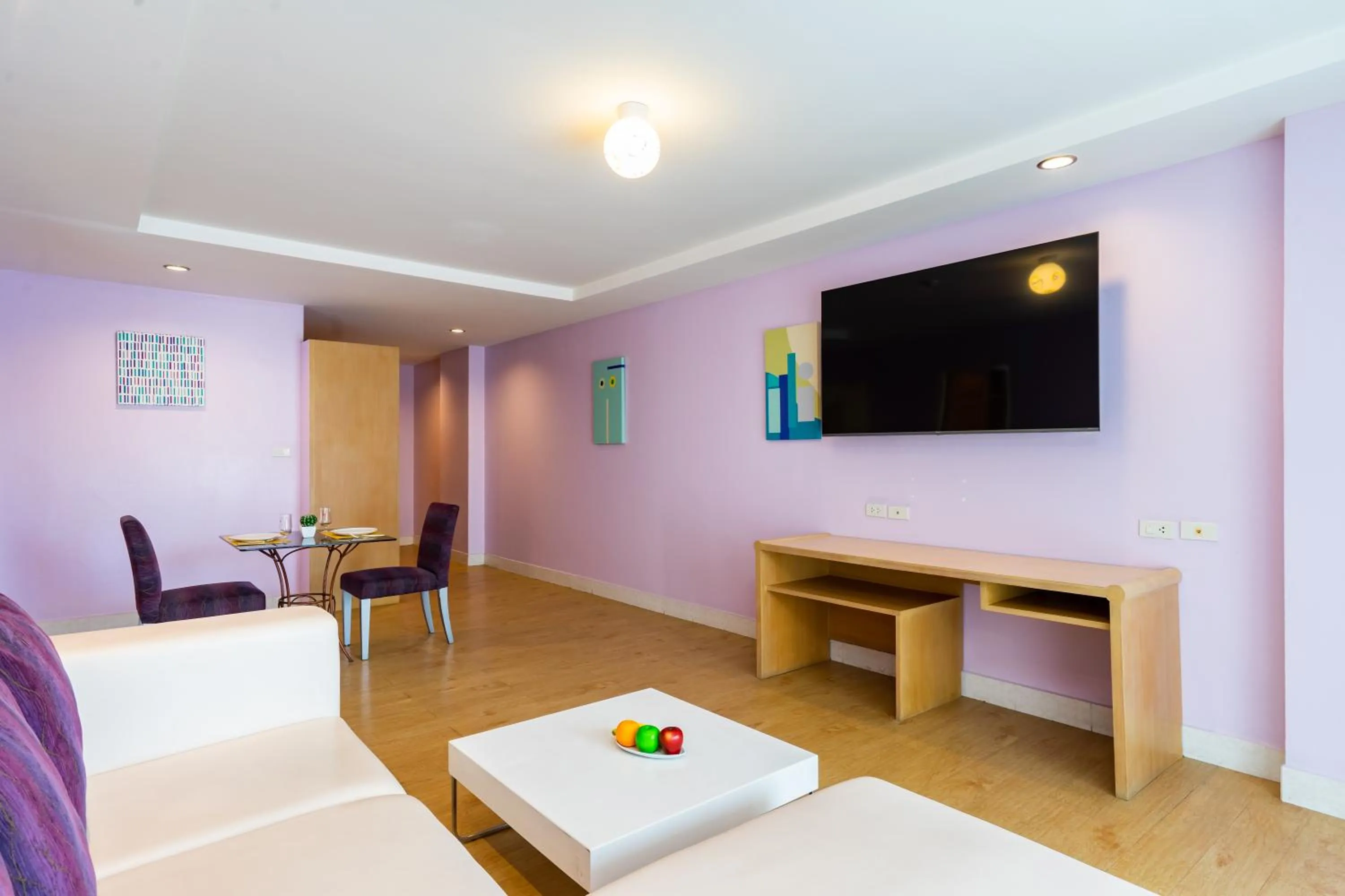 Living room, Bed in Best Bella Pattaya