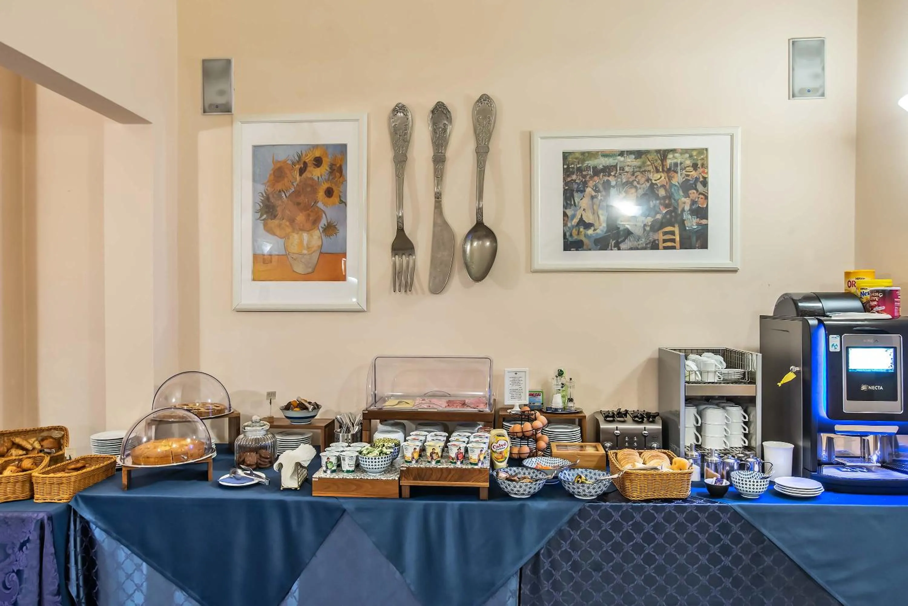 Breakfast in Hotel Bonifacio