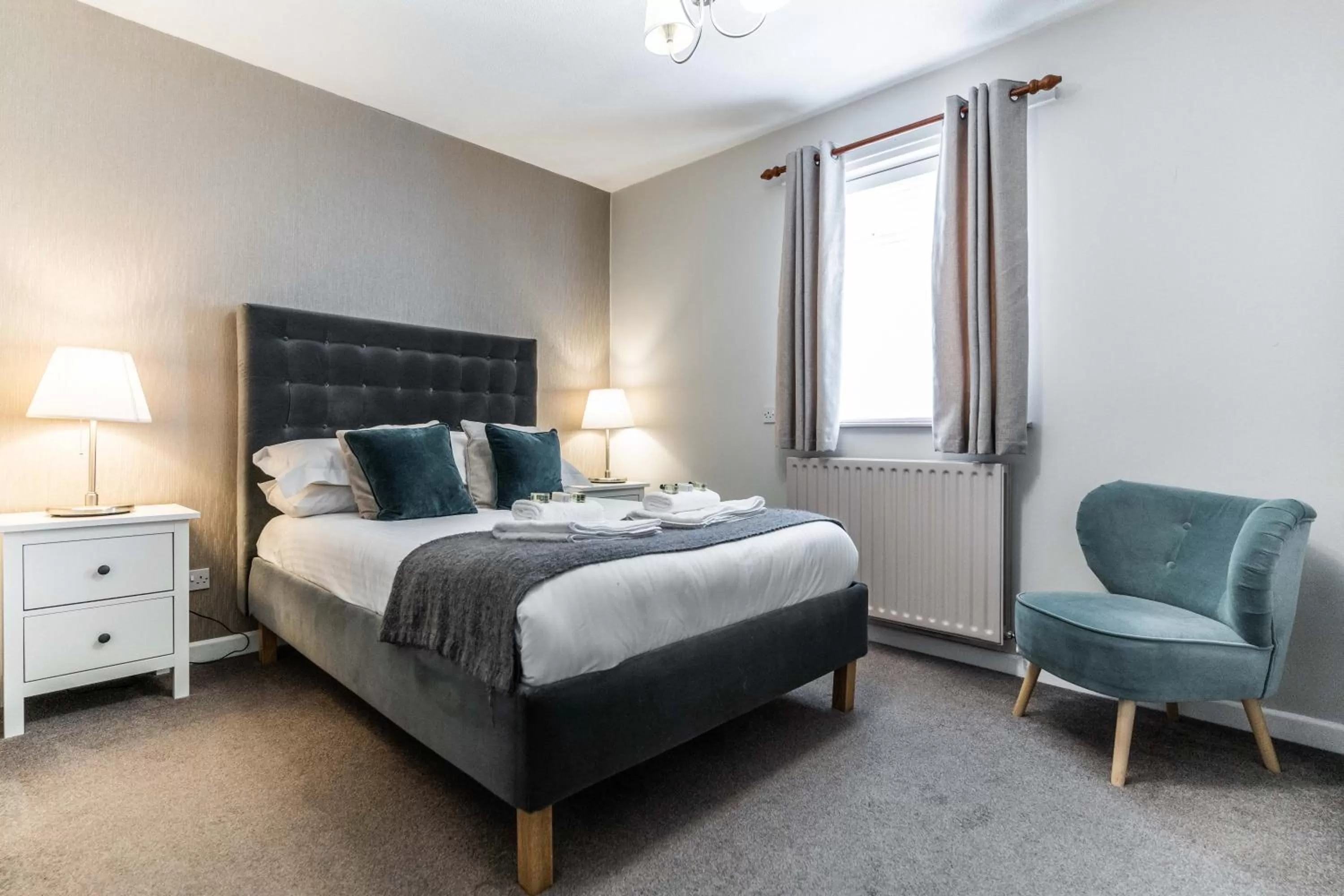 Bedroom, Bed in Black Horse Hotel