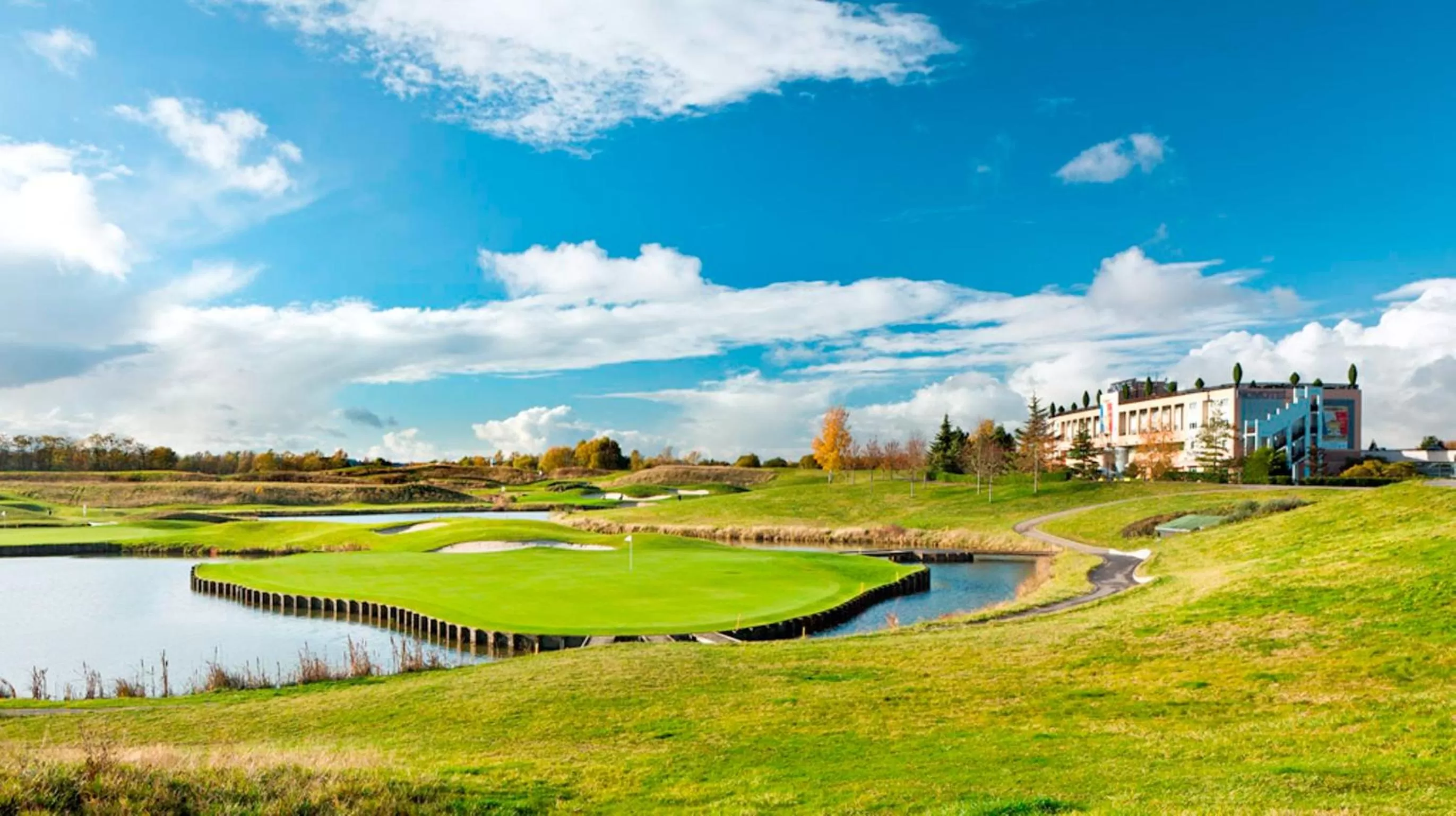 Golfcourse in Novotel Saint-Quentin en Yvelines