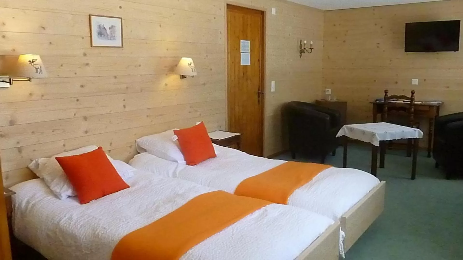 Bedroom, Bed in Hotel de la Poste Verbier