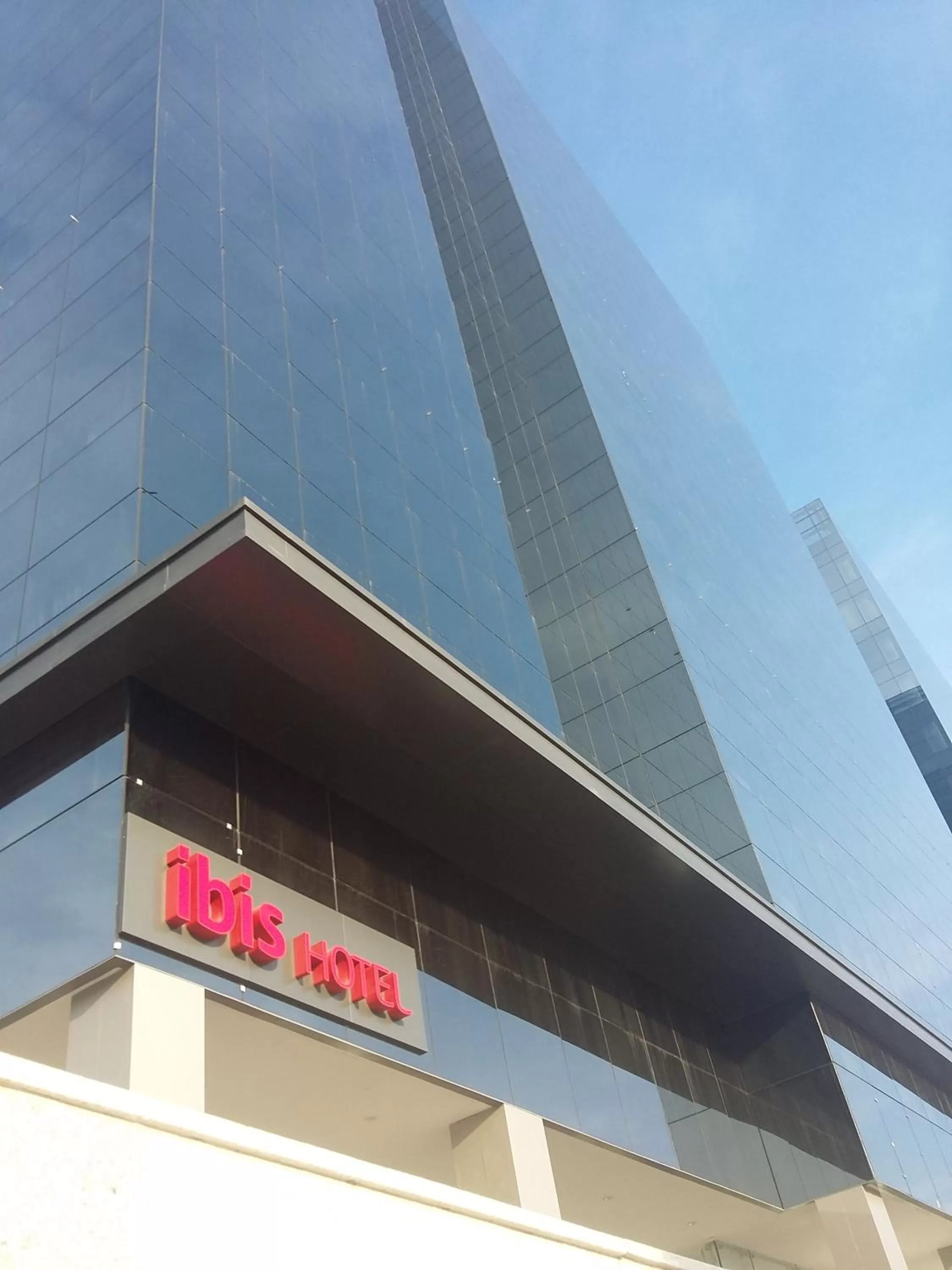 Property logo or sign in ibis Rio Porto Atlantico