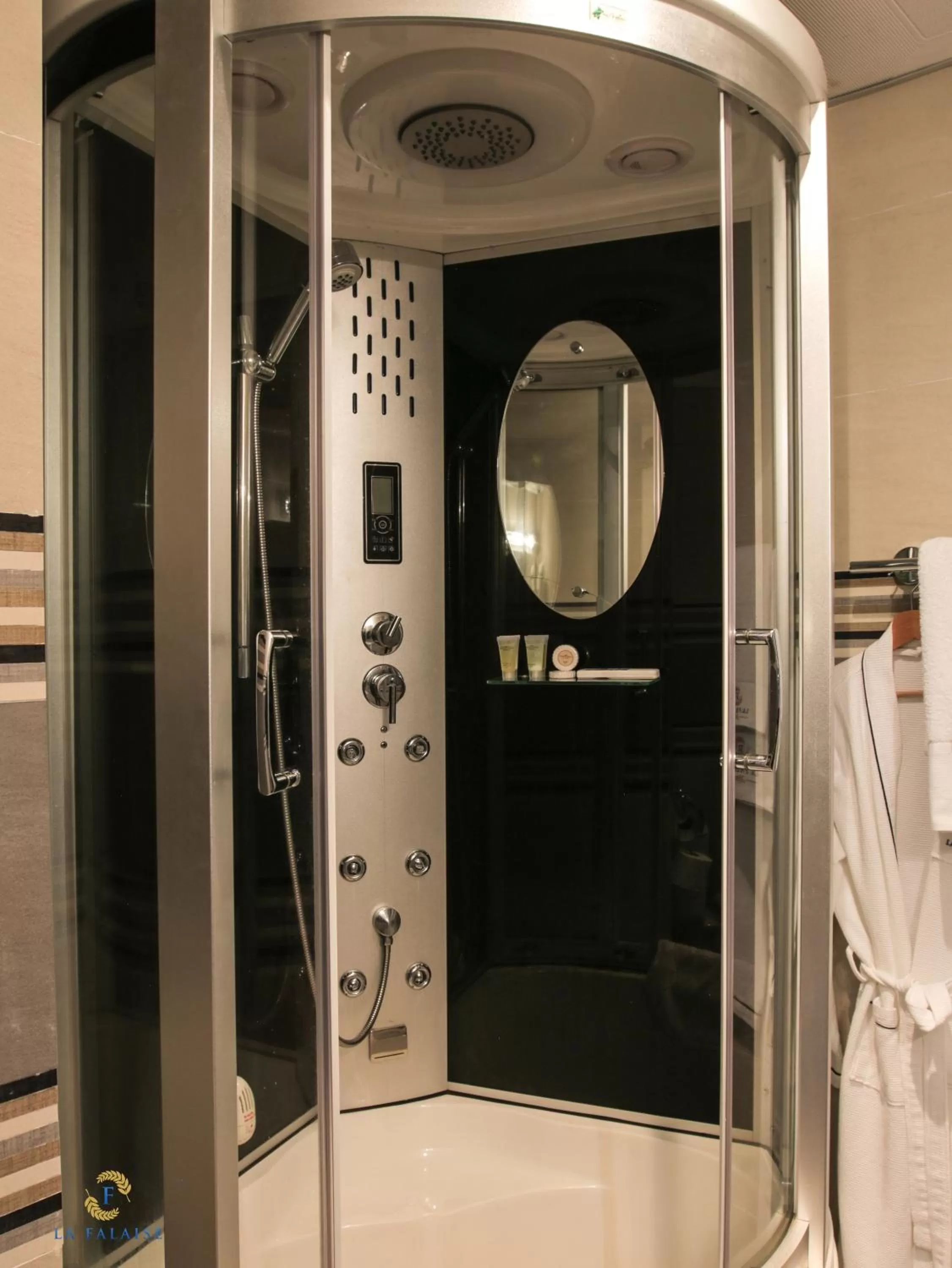 Hotel Résidence La Falaise