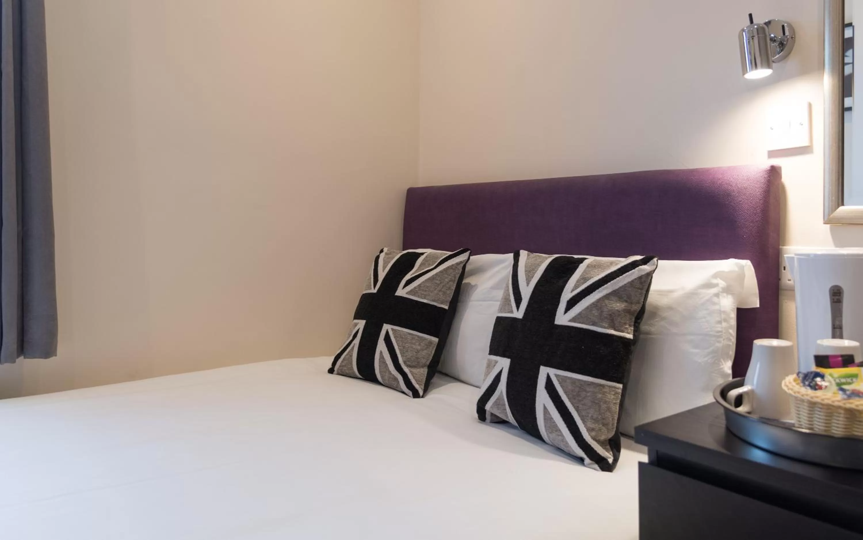 Coffee/tea facilities, Bed in Hellenic Hotel by Saba