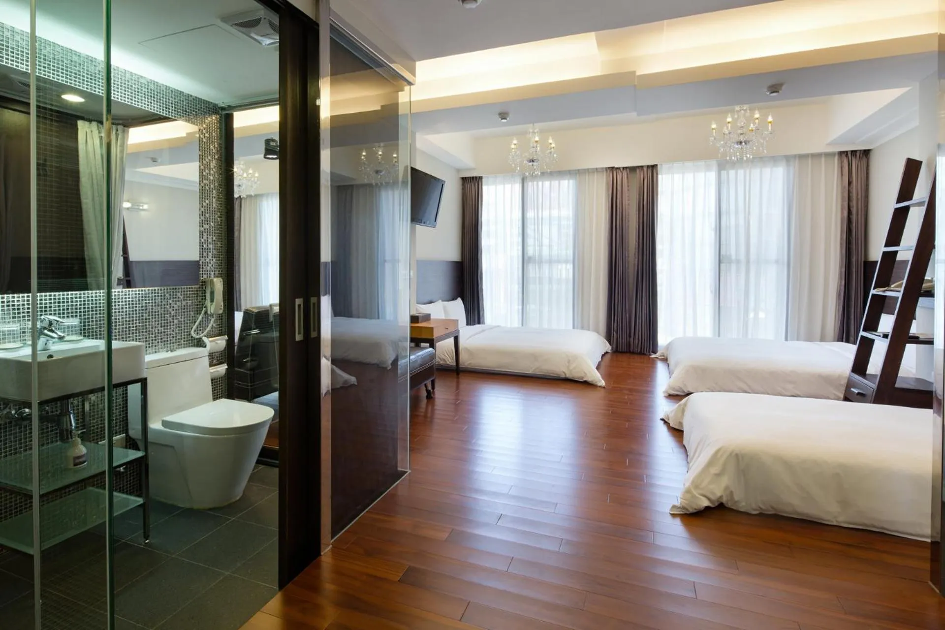 Photo of the whole room, Bed in Hotel Les Champs Hualien