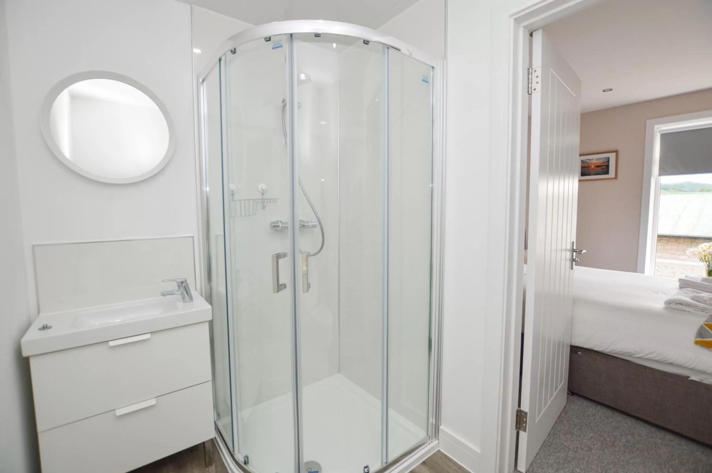 Shower, Bed in Fairhaven, Oban Town Centre