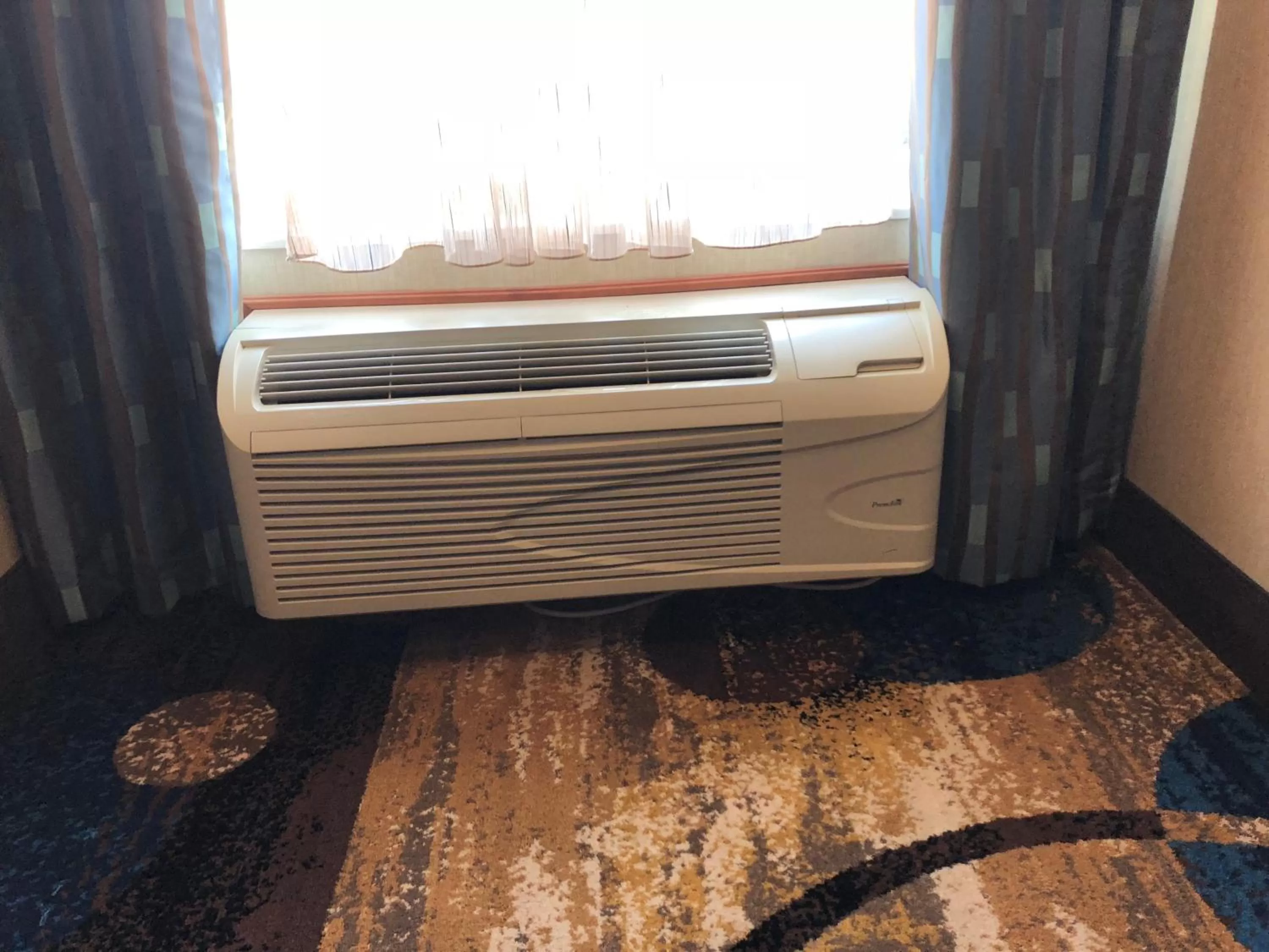 Countryview Inn & Suites