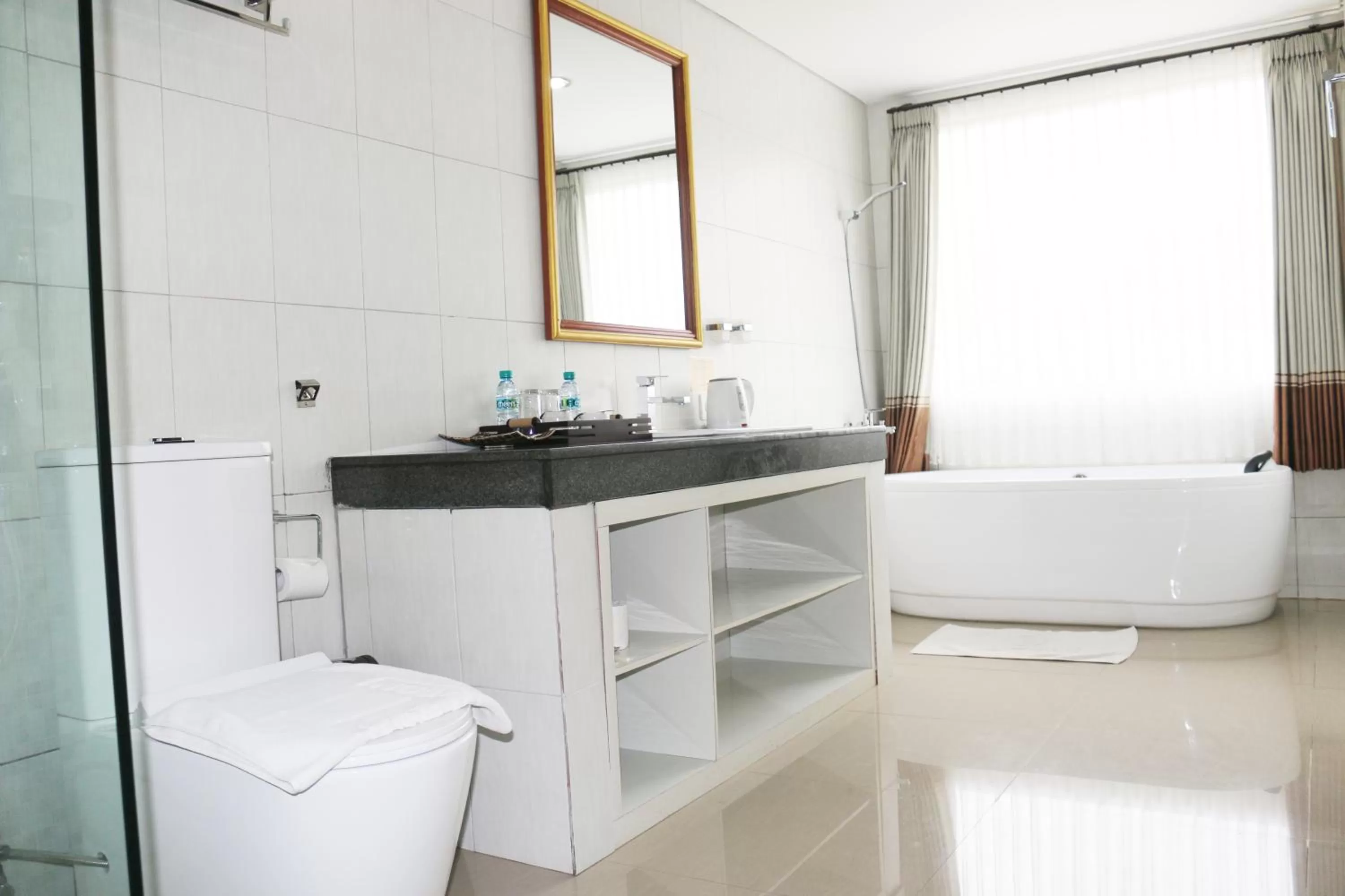 Bathroom in Puri Saron Hotel Baruna Beach Lovina