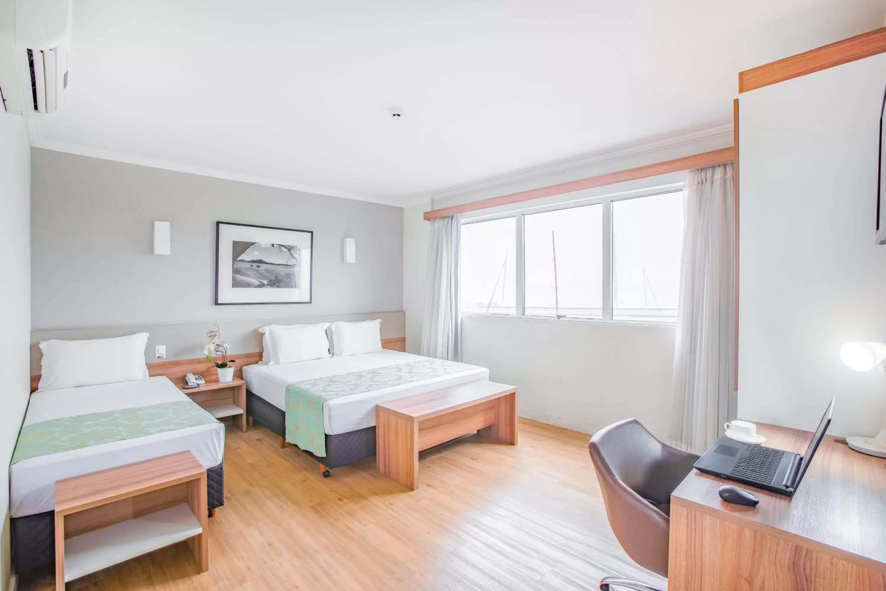 Suite with Sea View in Iate Hotel Centro Florianópolis by RB Hotelaria Suite with Sea View in Iate Hotel Centro Florianópolis by RB Hotelaria