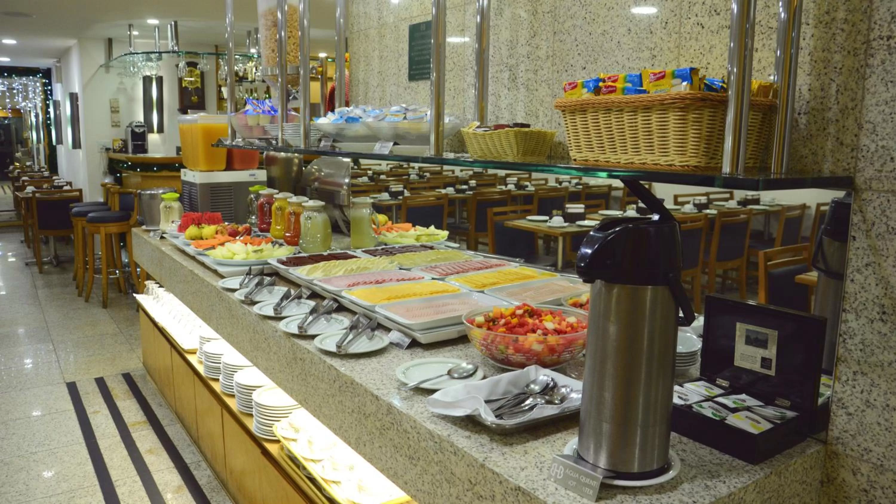 Buffet breakfast in Hotel Bandeirantes